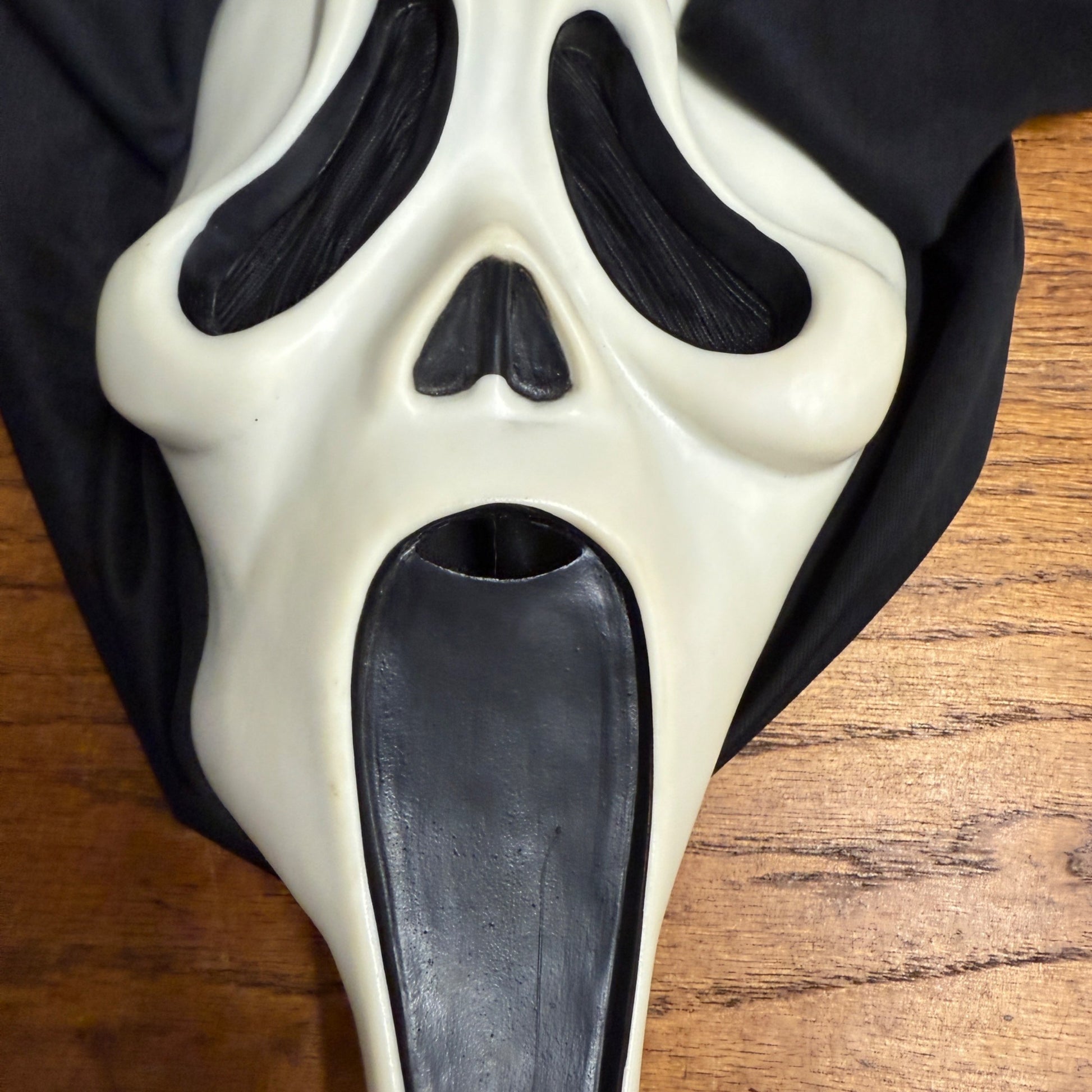 Vintage Glow in the Dark Scream Ghost Face Mask #9206 Fun World Easter Unlimited