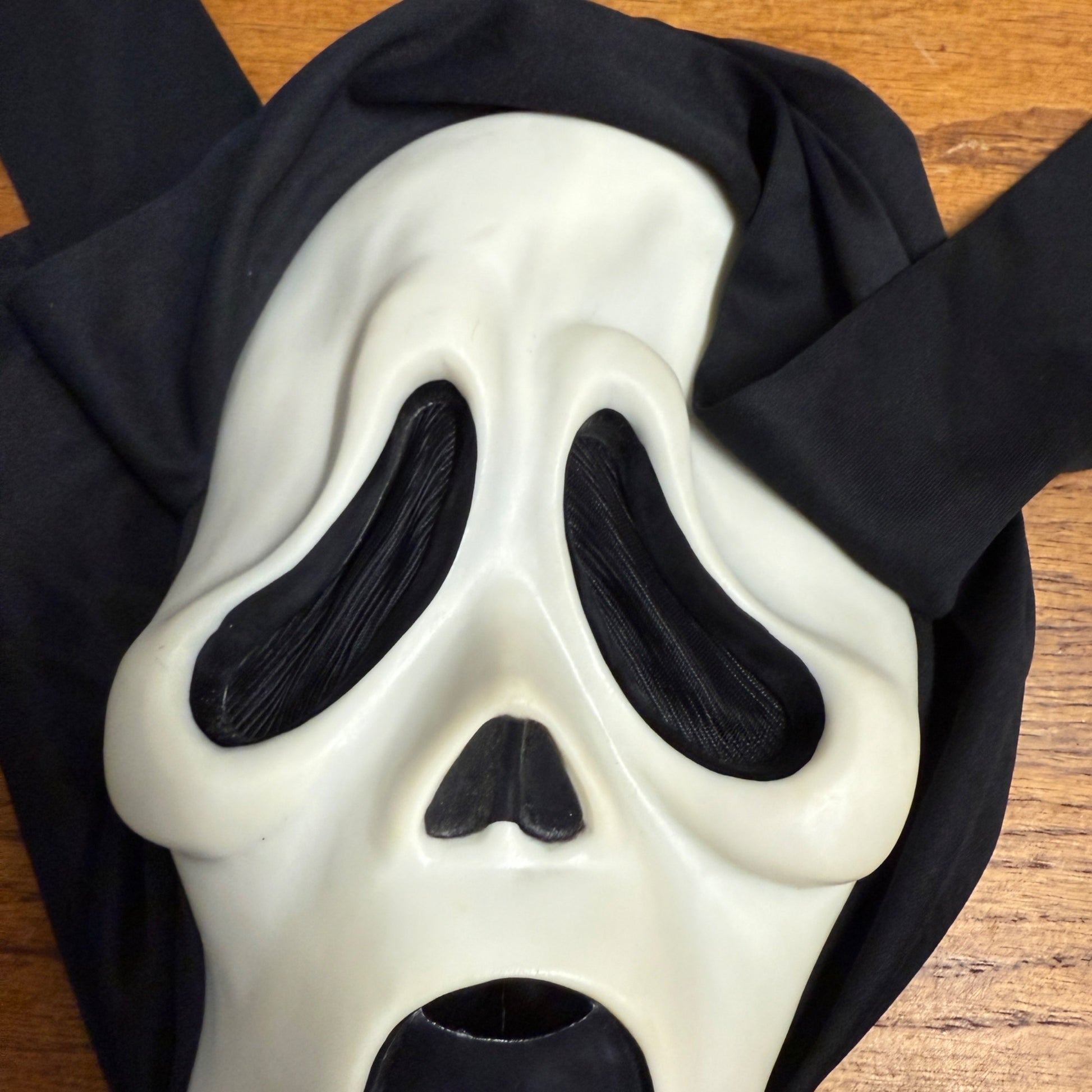 Vintage Glow in the Dark Scream Ghost Face Mask #9206 Fun World Easter Unlimited