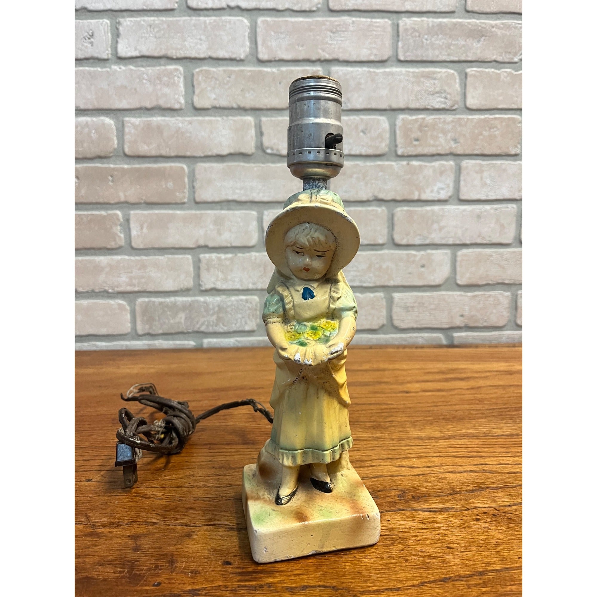 Vintage 1940s Table Lamp 11" Chalkware Girl Child w/ Bonnet & Flower Basket