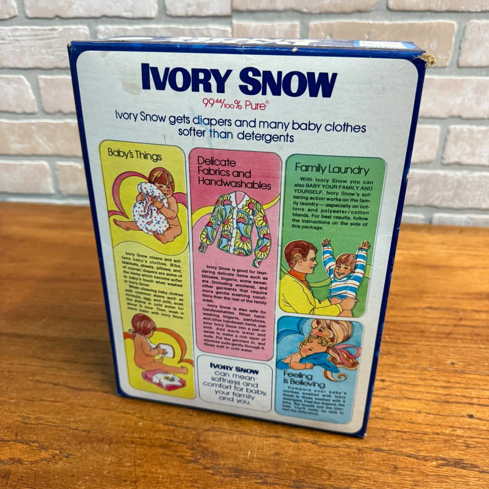 Vintage Giant Ivory Snow Laundry Detergent Powder Soap 32oz 1970s