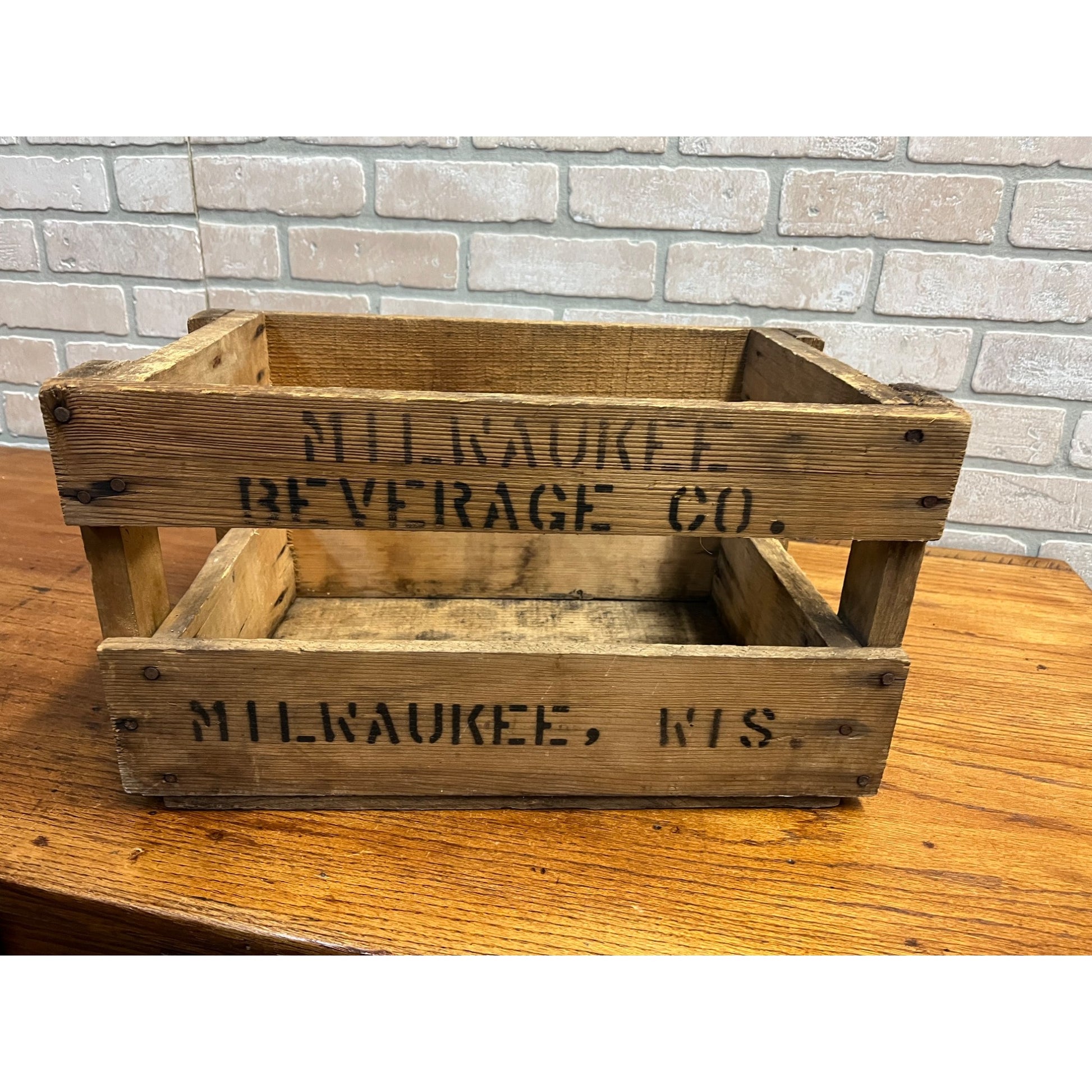 Vintage 1940s Milwaukee Beverage Co. Wooden Crate Soda Bottle Carrier Box Wis WI