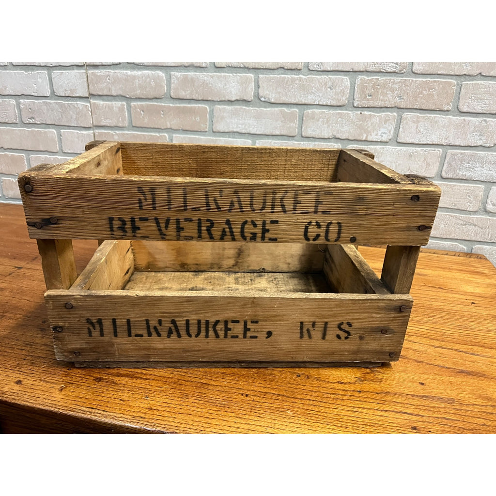 Vintage 1940s Milwaukee Beverage Co. Wooden Crate Soda Bottle Carrier Box Wis WI