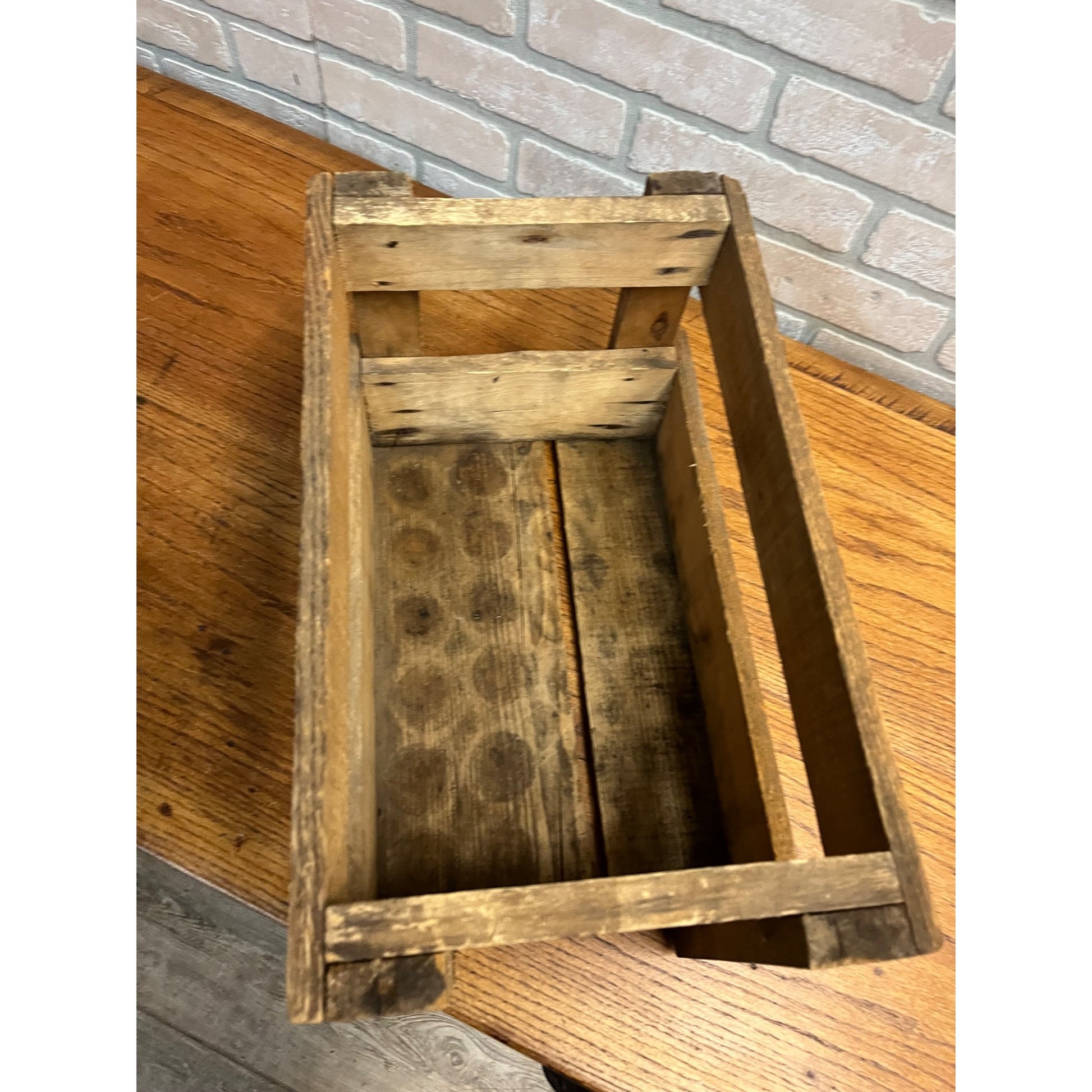 Vintage 1940s Milwaukee Beverage Co. Wooden Crate Soda Bottle Carrier Box Wis WI
