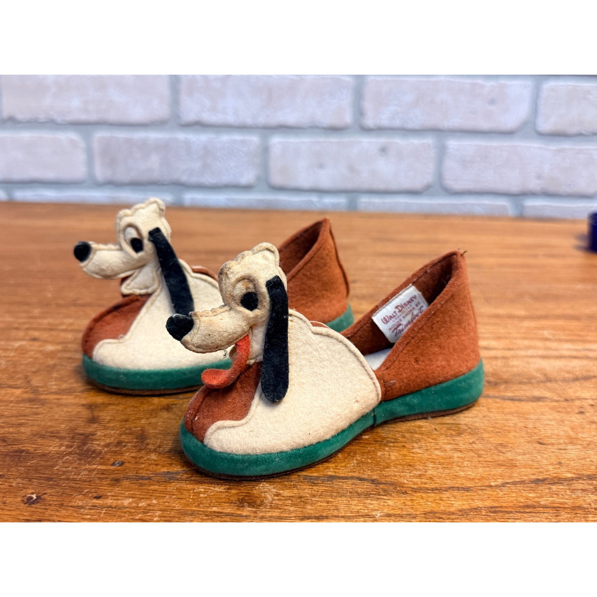 Vintage 1940s Walt Disney Pluto Size 4 Trimfoot Felt Childrens House Shoes