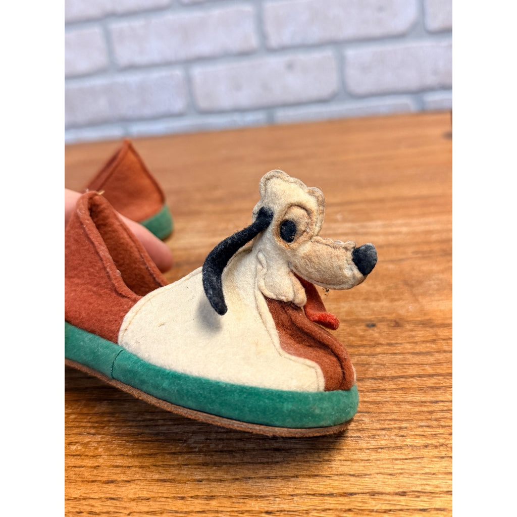 Vintage 1940s Walt Disney Pluto Size 4 Trimfoot Felt Childrens House Shoes