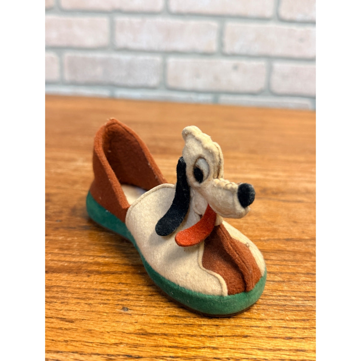 Vintage 1940s Walt Disney Pluto Size 4 Trimfoot Felt Childrens House Shoes