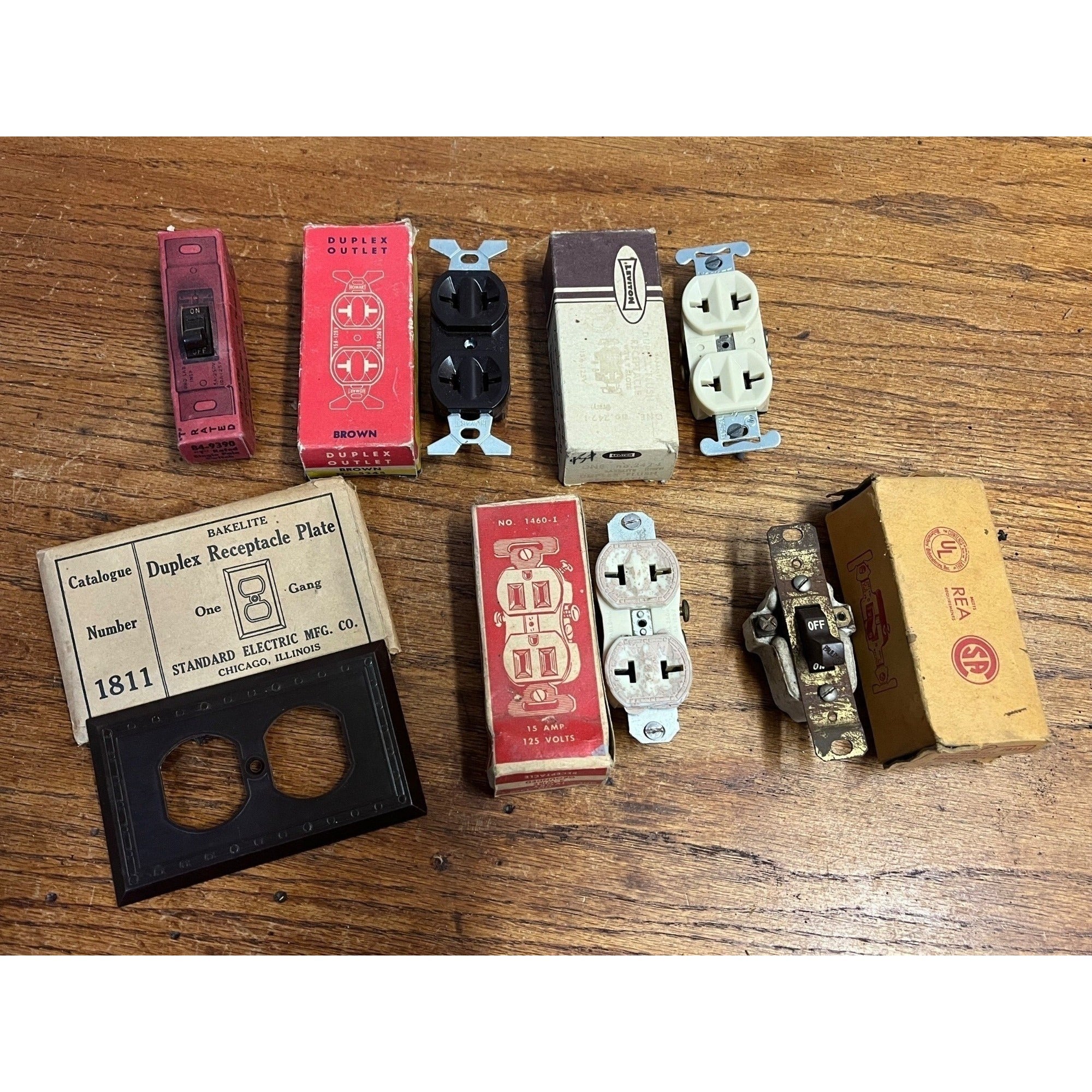 Vintage Electrical Hardware Lot NOS Duplex Outlets Switches Bakelite Plate USA