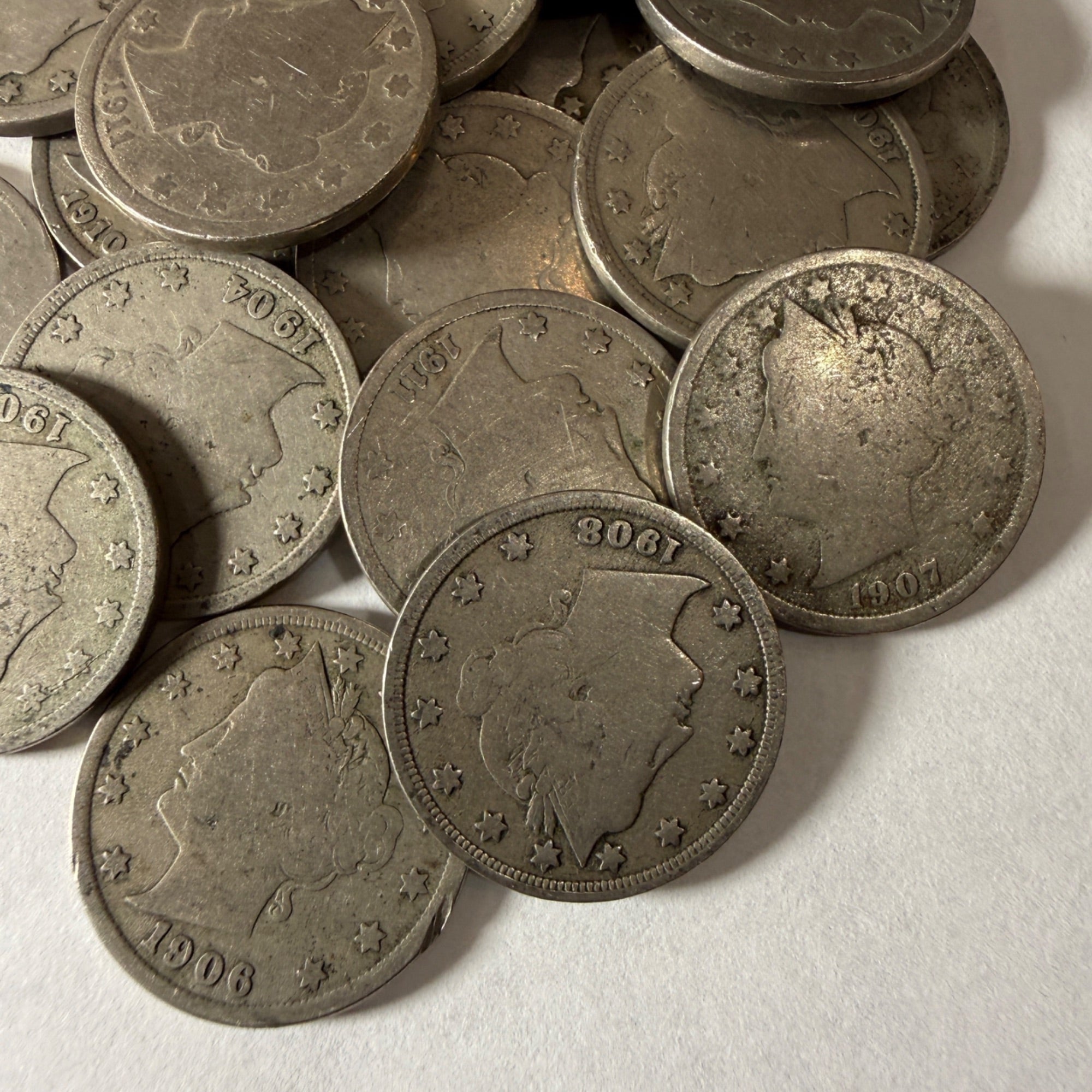 Liberty Nickel V Victory Nickel 5 Cents US Mint Common Dates Coin