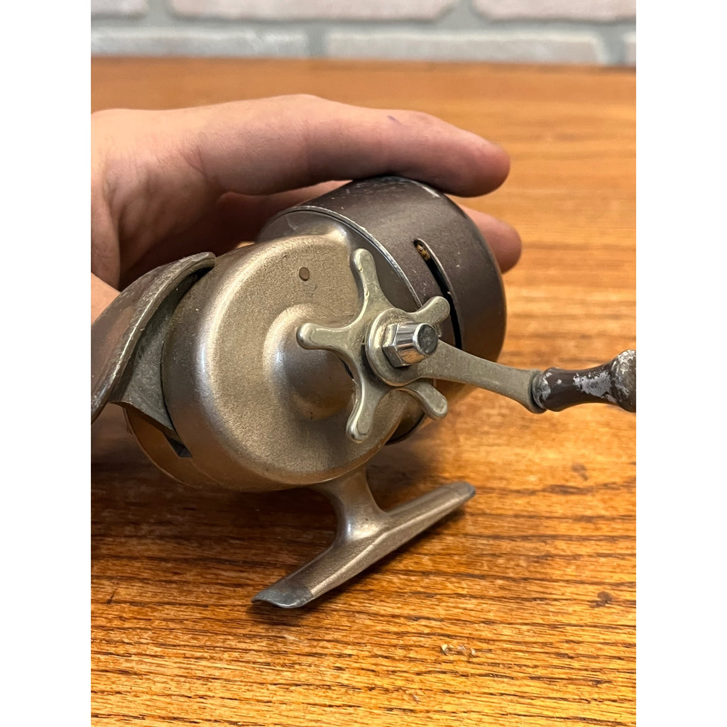 Shakespeare WonderCast 1771 ED Vintage Spincasting Fishing Reel, Brown