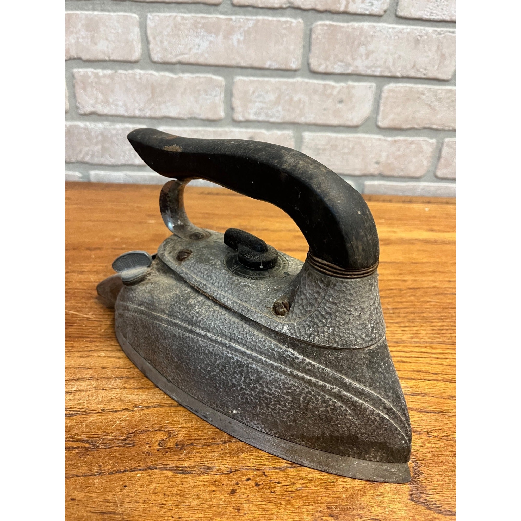 Vintage 1950s Steam-O-Matic B-300 Steam Iron Waverly Tool Co. Art Deco Design