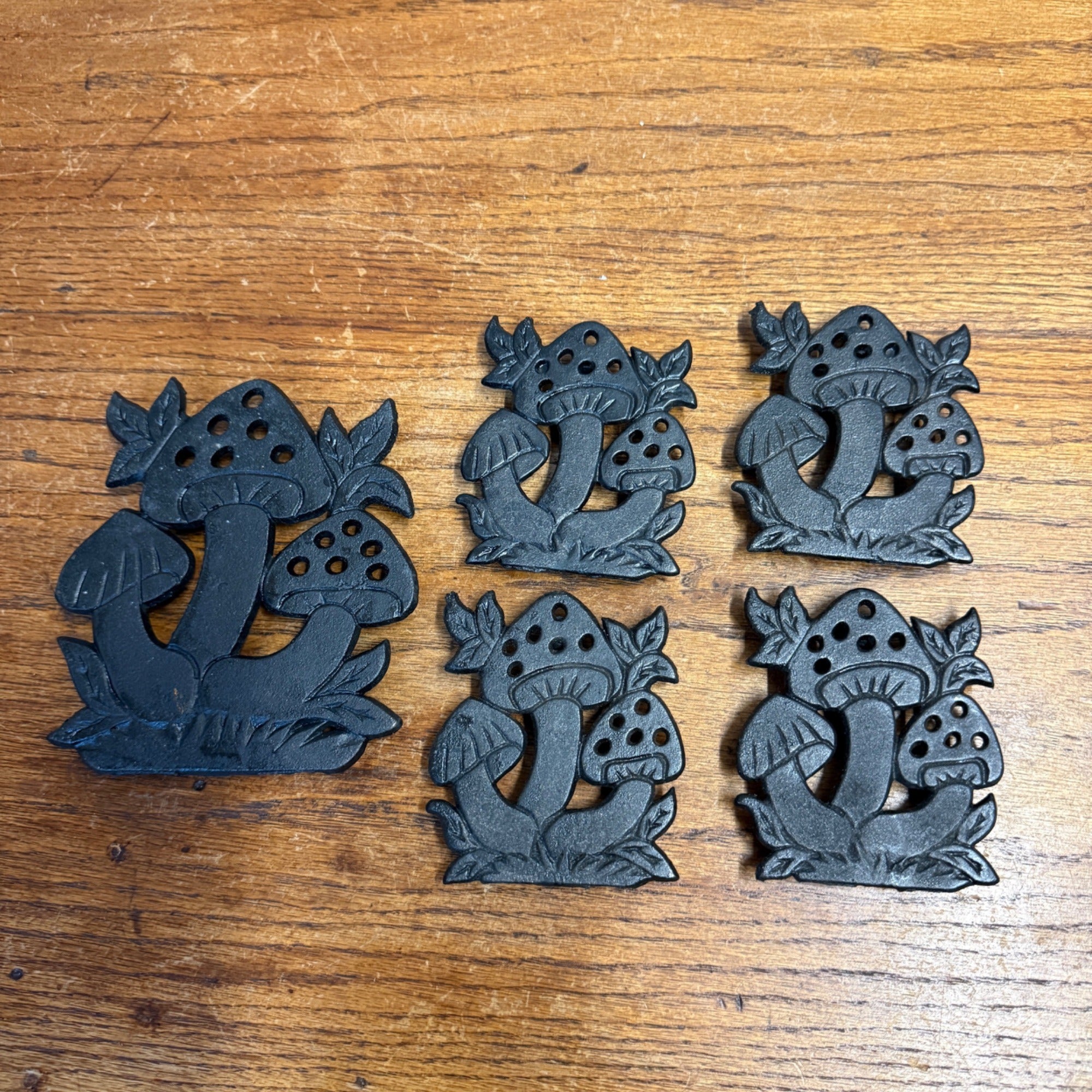 Vintage 1970’s Cast Iron Mushroom Trivets Set Of 4 Taiwan Groovy Retro Kitchen Cottagecore