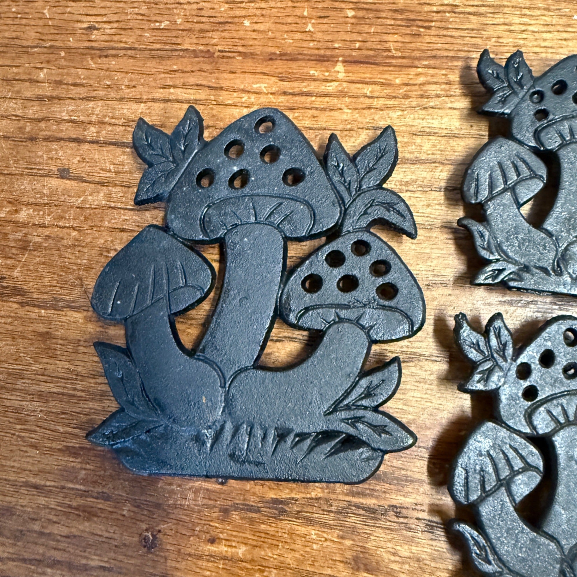 Vintage 1970’s Cast Iron Mushroom Trivets Set Of 4 Taiwan Groovy Retro Kitchen Cottagecore