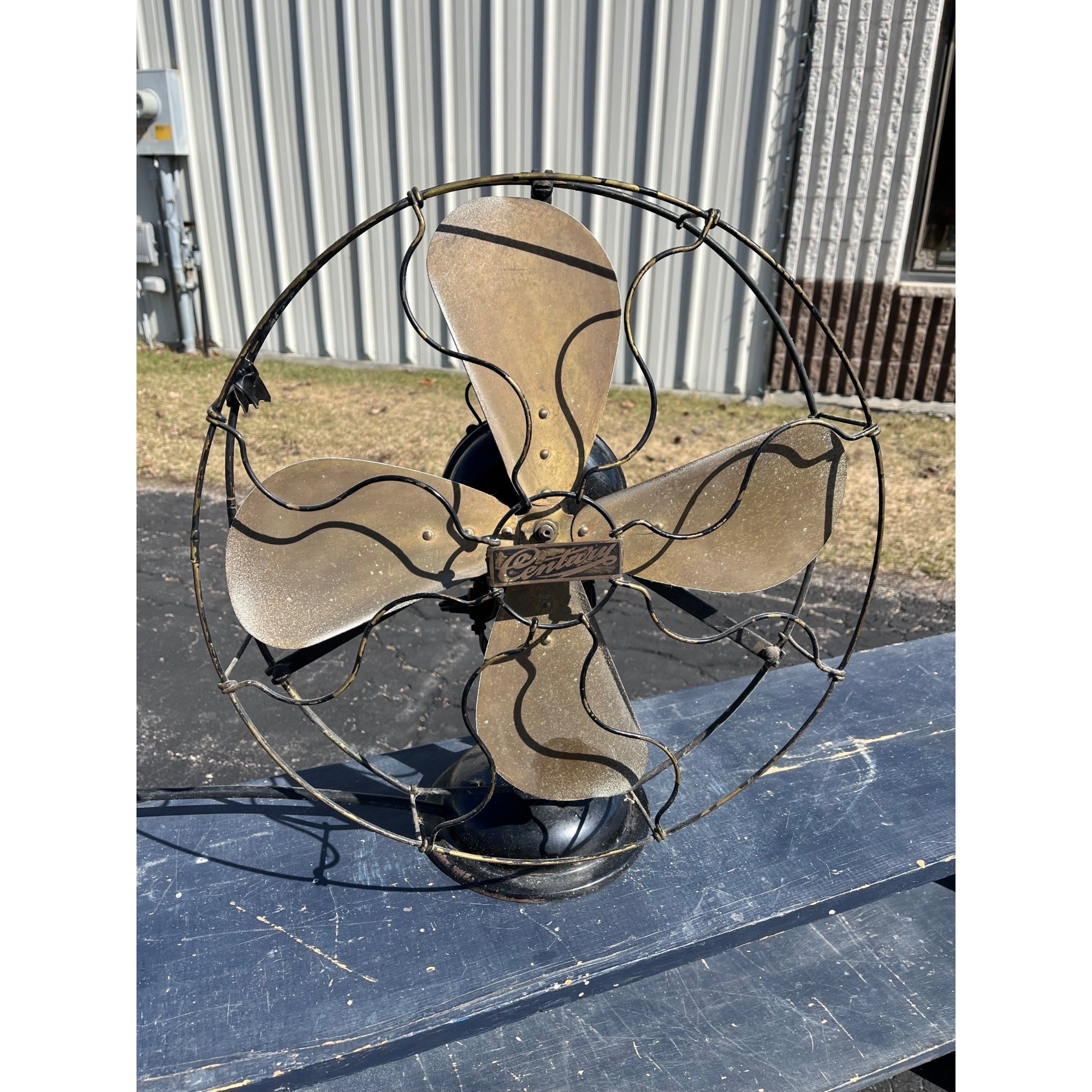 Antique 1914 Century model 154 Oscillating 16 in Electric Brass Fan