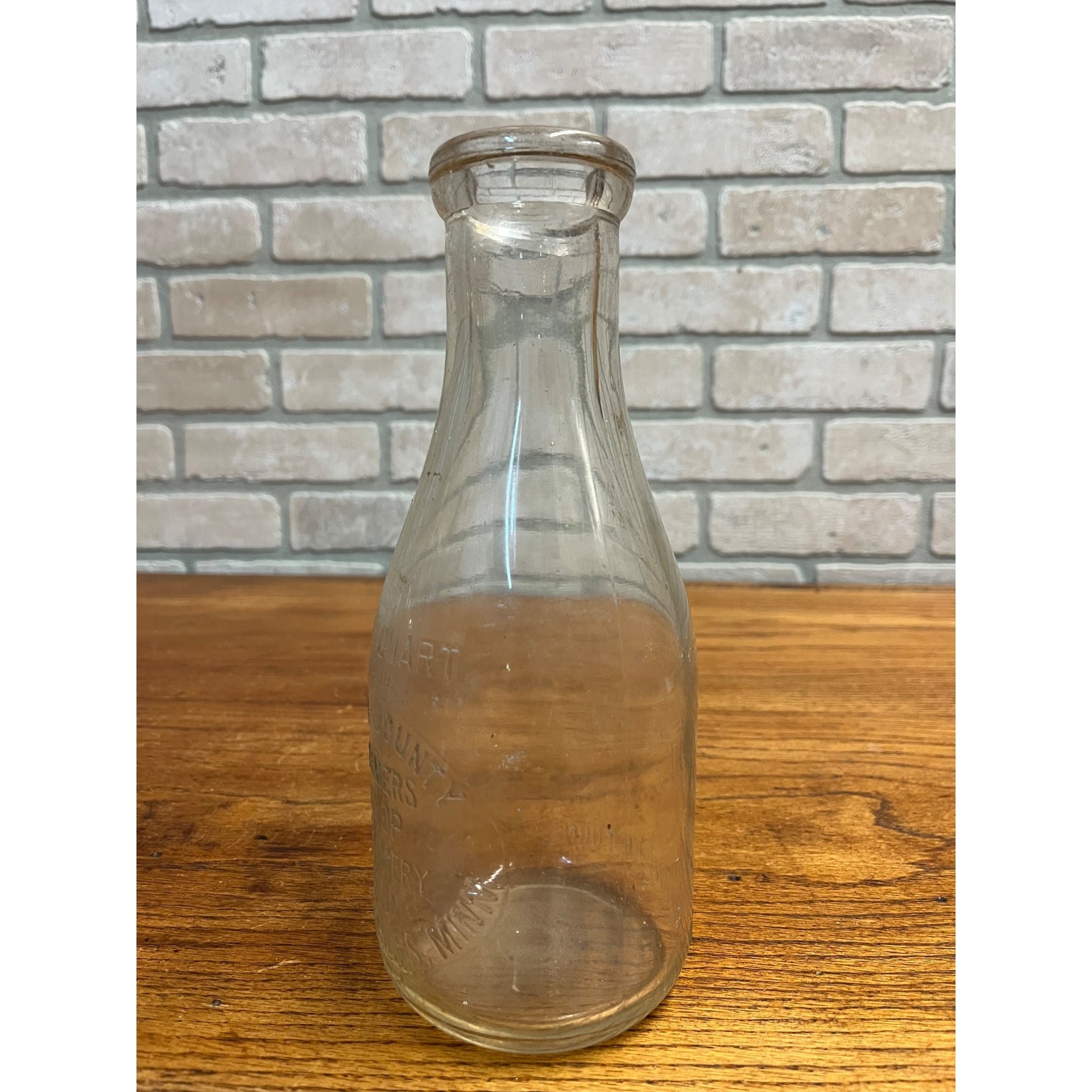 Vintage Lake County Farmers Co-Op Creamery Two Harbors Minnesota Milk Bottle Quart