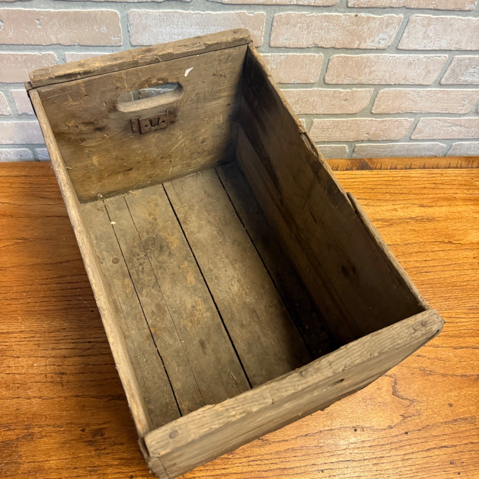 Vintage Penguin Spring Beverages Wauwatosa, Wisconsin Scarce Wooden Soda Crate Case
