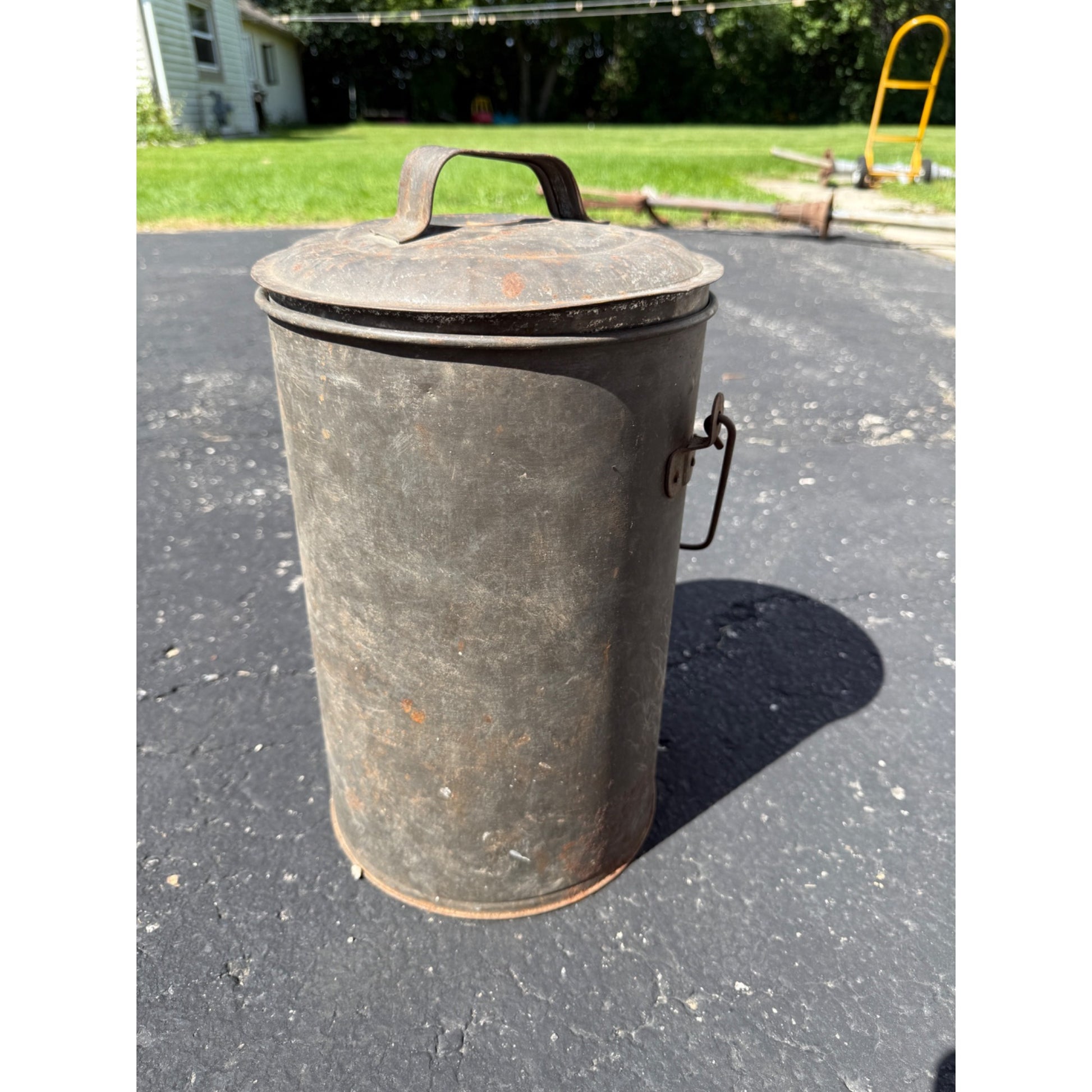 Vintage Metal Steel Tin Milk Farm Pail Bucket w/ Wood Bail Handle