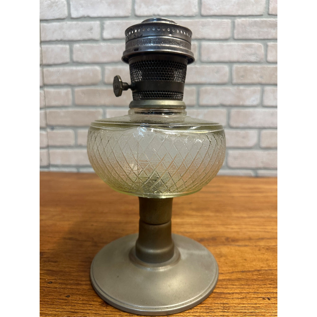 Aladdin Model C Brazil Quilted Glass Font With Steel Stem And Foot Oil Lamp