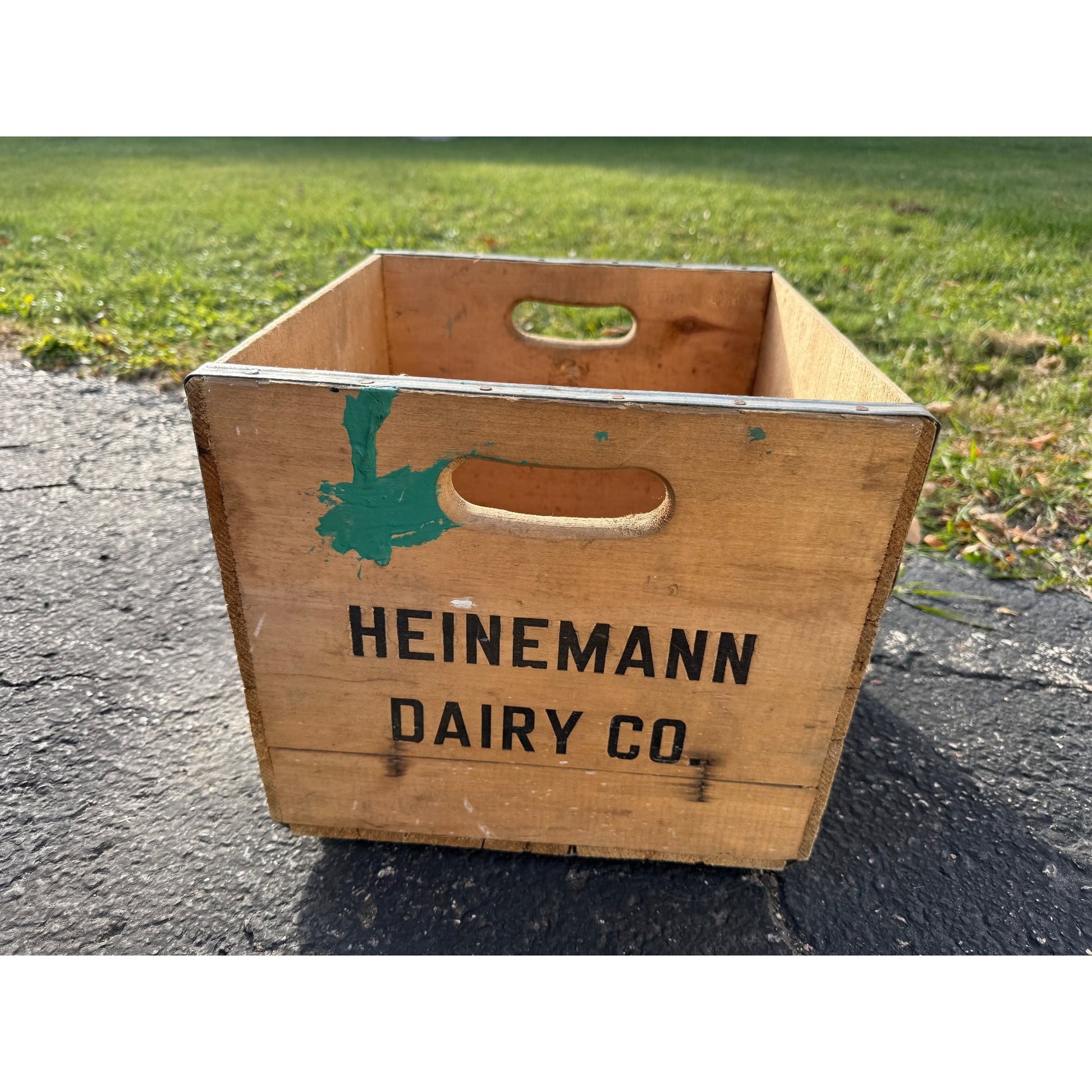 Vintage Heinemann Dairy Co Wooden Crate Kewaskum Wisconsin Milk Crate