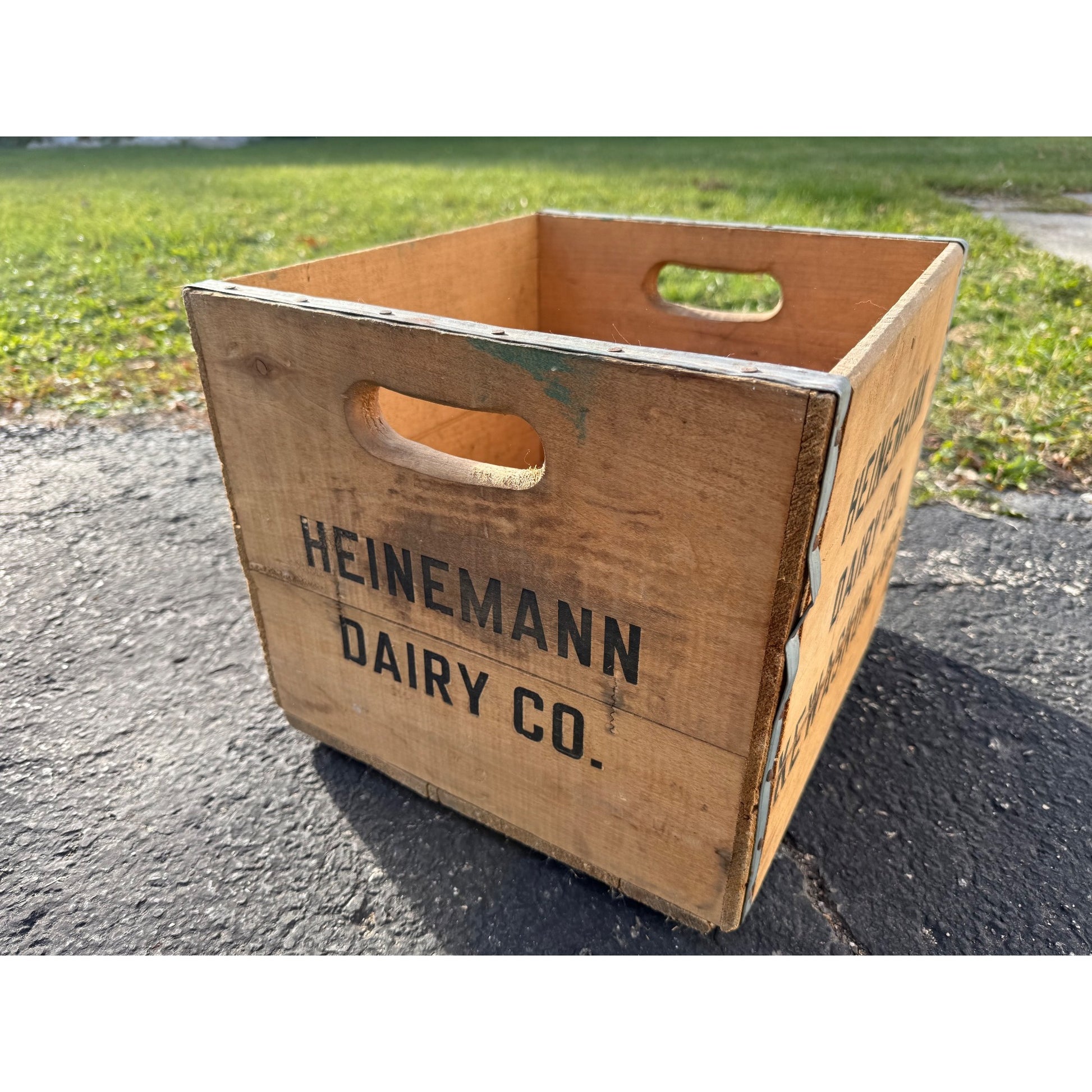 Vintage Heinemann Dairy Co Wooden Crate Kewaskum Wisconsin Milk Crate