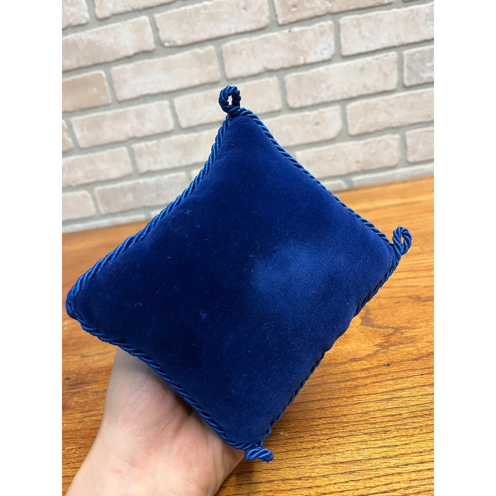 Steiff Cat on Pillow Cushion #42053 Club Exclusive Doll Figure + Ear Tag, Ribbon