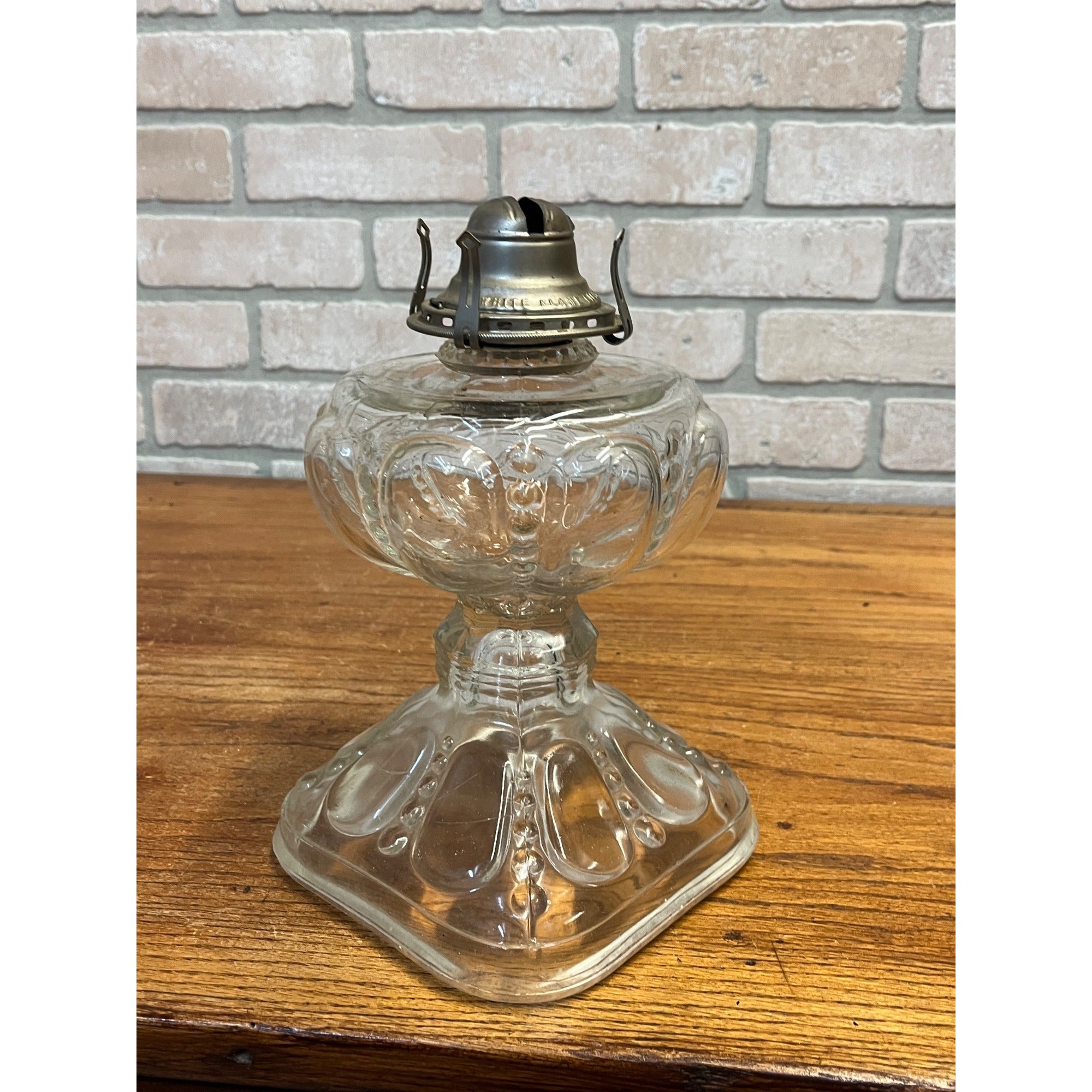 Antique Victorian EAPG Kings Crown Kerosene Oil Lamp w/ White Flame Light Burner