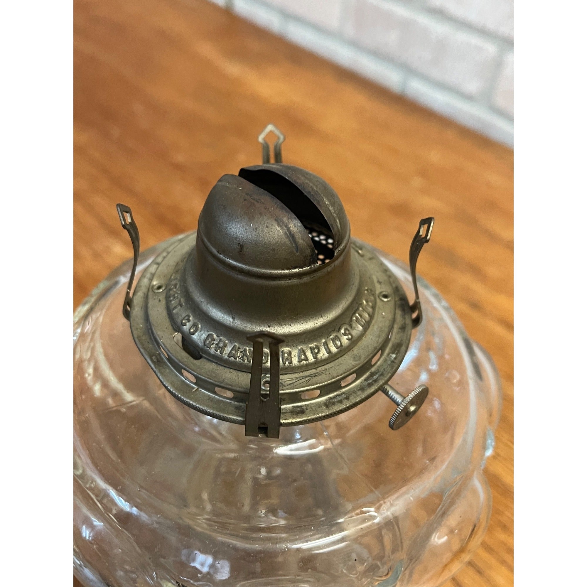 Antique Victorian EAPG Kings Crown Kerosene Oil Lamp w/ White Flame Light Burner