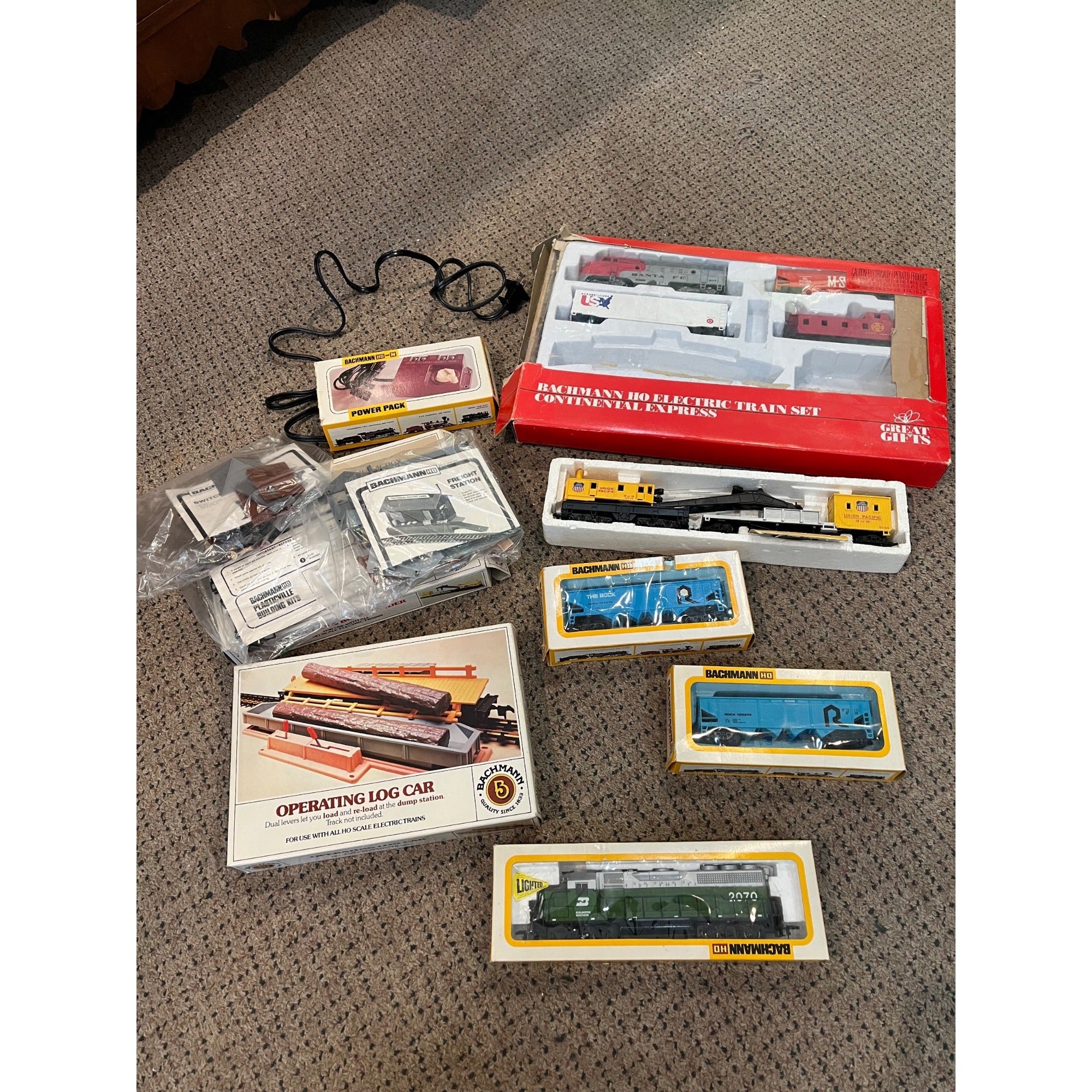 Bachmann HO Train Lot Burlington Fiesel Loco, Santa Fe Continental Express ++