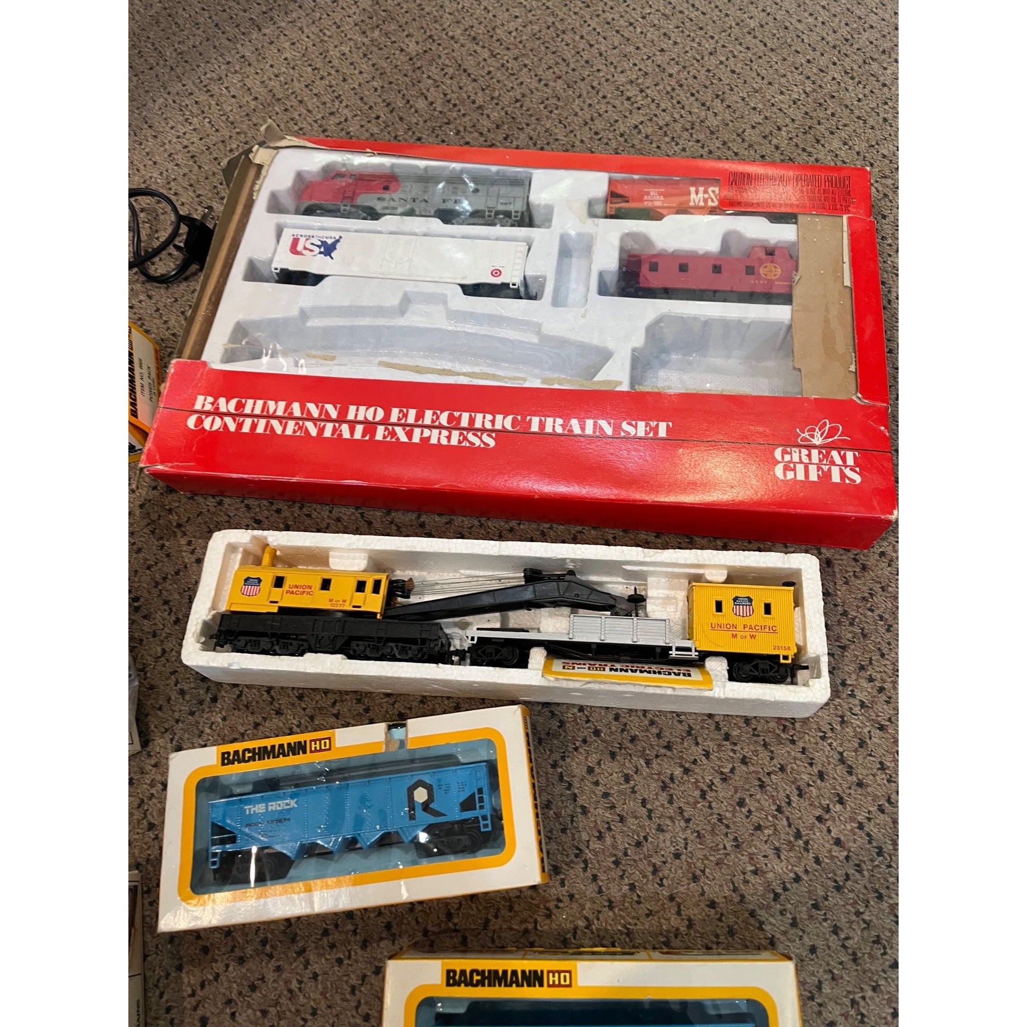 Bachmann HO Train Lot Burlington Fiesel Loco, Santa Fe Continental Express ++
