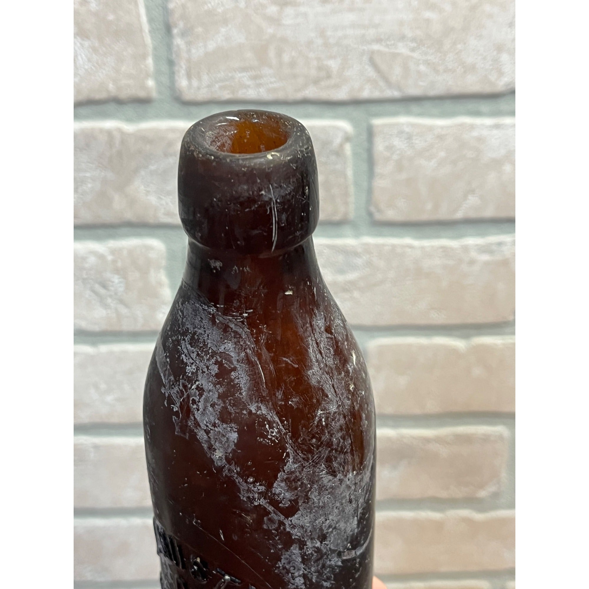 Antique Amber E.L. Husting Milwaukee Wisconsin Beer Bottle