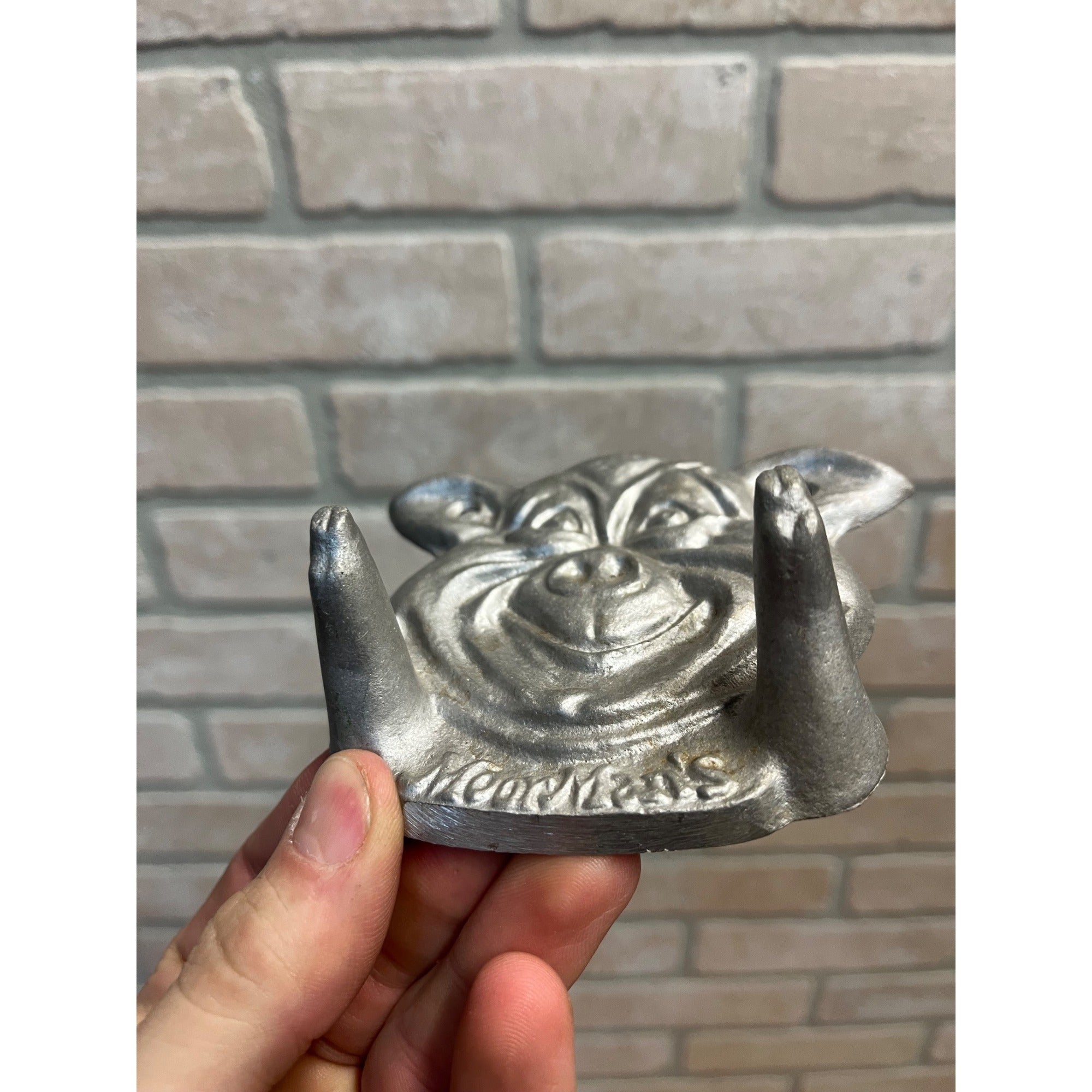 Vintage Moorman's Advertising Pig Farm Coat Hook Key Wall Hanger Feed Sign