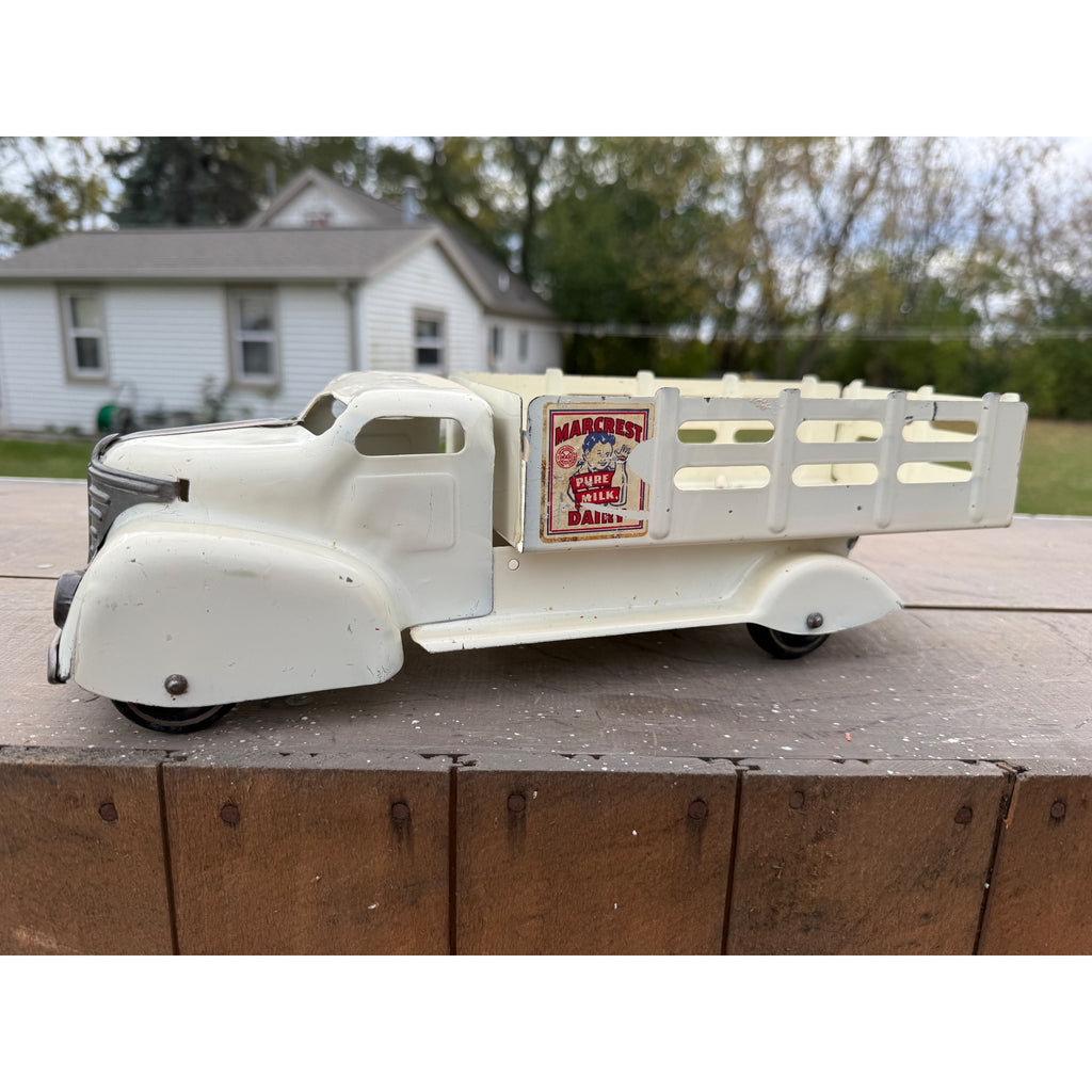 Vintage Marx Marcrest Dairy White Farm Delivery Truck Pressed Steel Toy