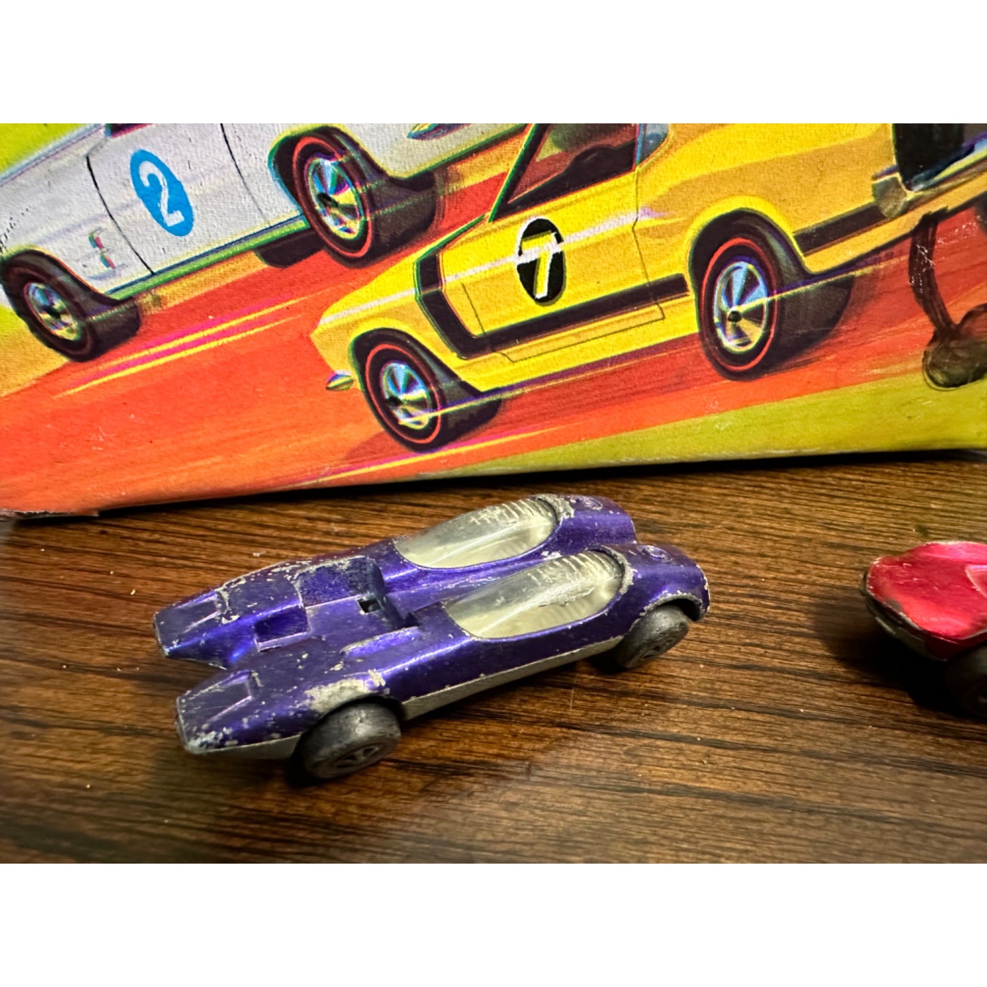 Vintage 1969 Mattel Hot Wheels Collectors Race Case 24 Cars #4976 - w/ 2 Cars