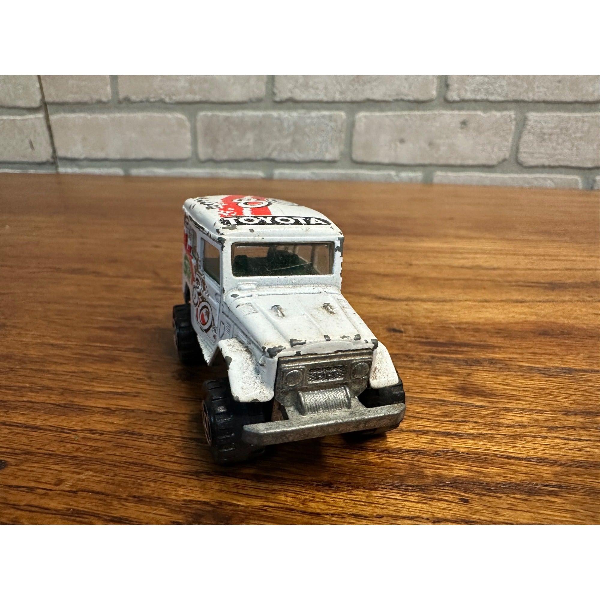 Vintage Majorette #277 White Toyota Ralley Cruiser 4x4 1/53 France