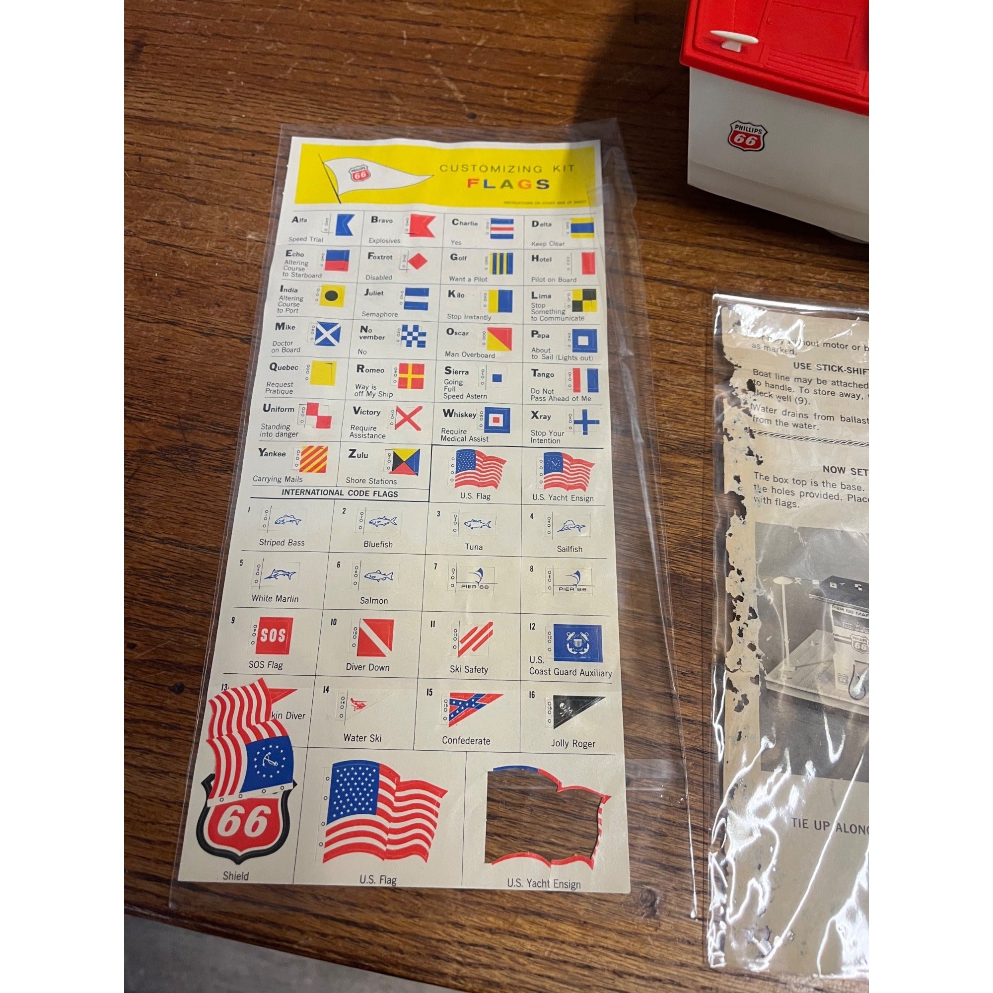 Vintage 1960's Phillips 66 Power Yacht Battery Operated Toy Boat w/Box - Works!