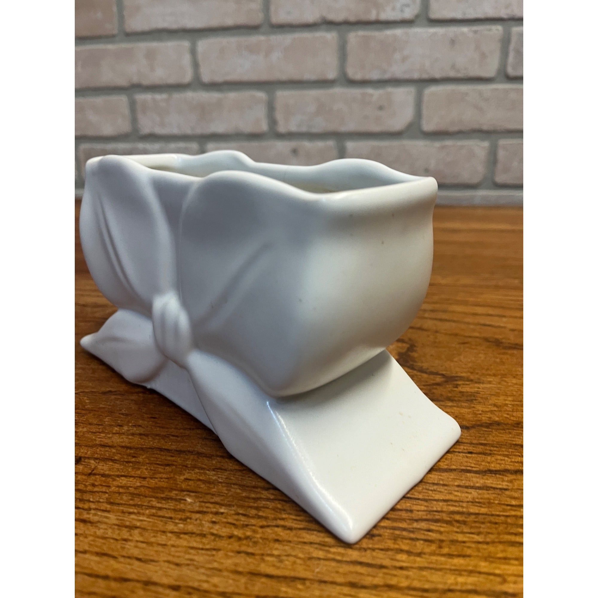 Vintage Abingdon Pottery USA White Bow Planter Number 462 MCM