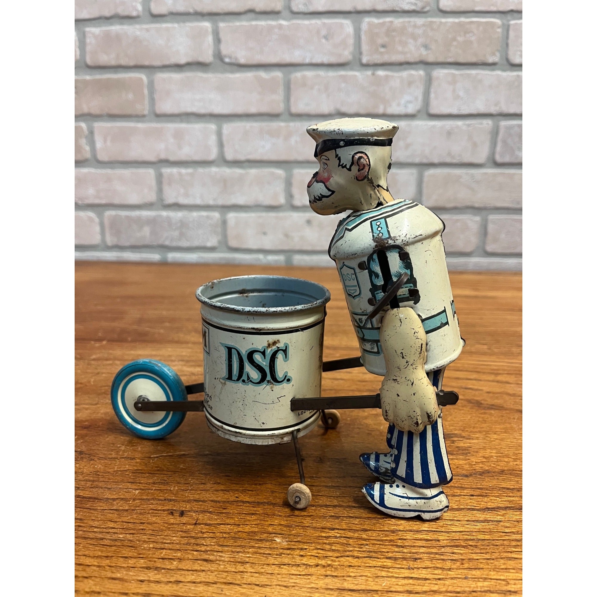 Vintage 1930s Marx Toys Tin Windup Tidy Tim Street Cleaner Toy