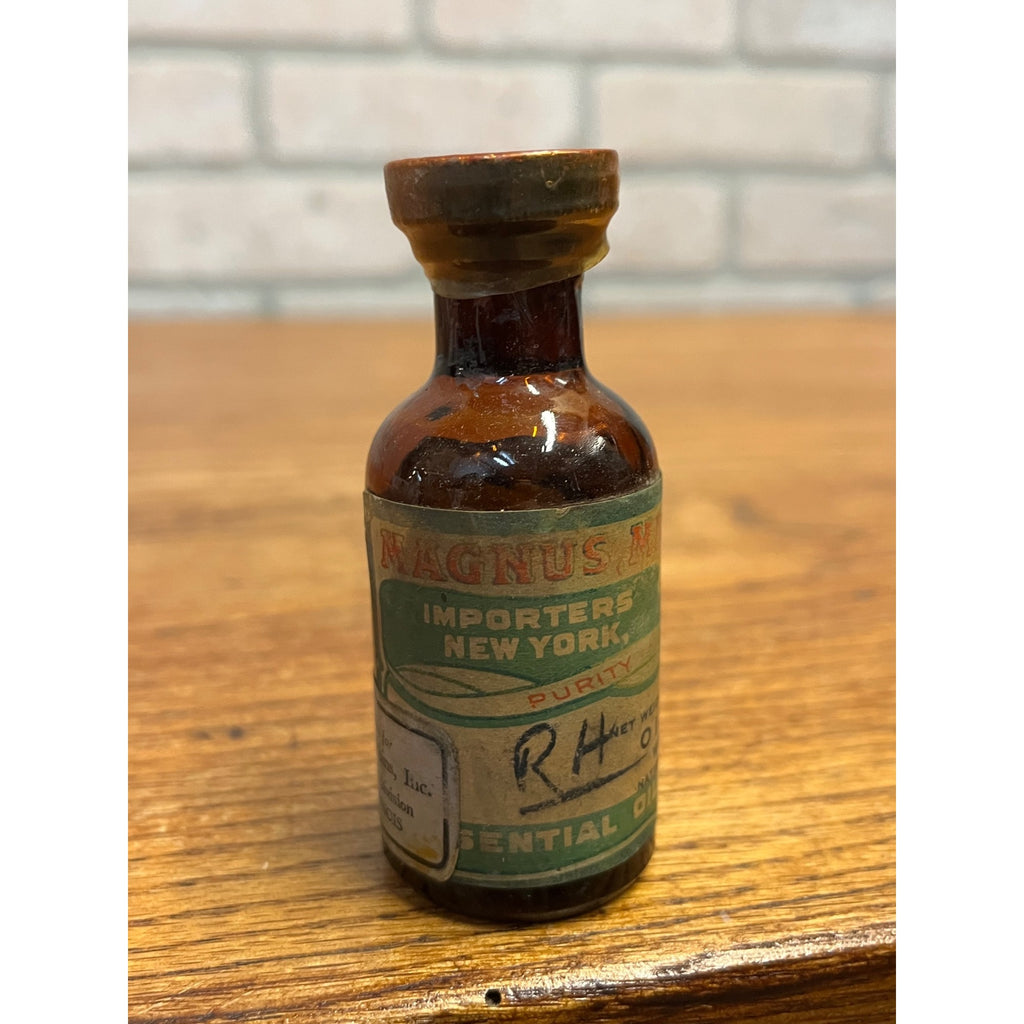 Antique Magnus Mabee Reynard Imitation Oil Bay NOS Unopened Amber Bottle Remedy
