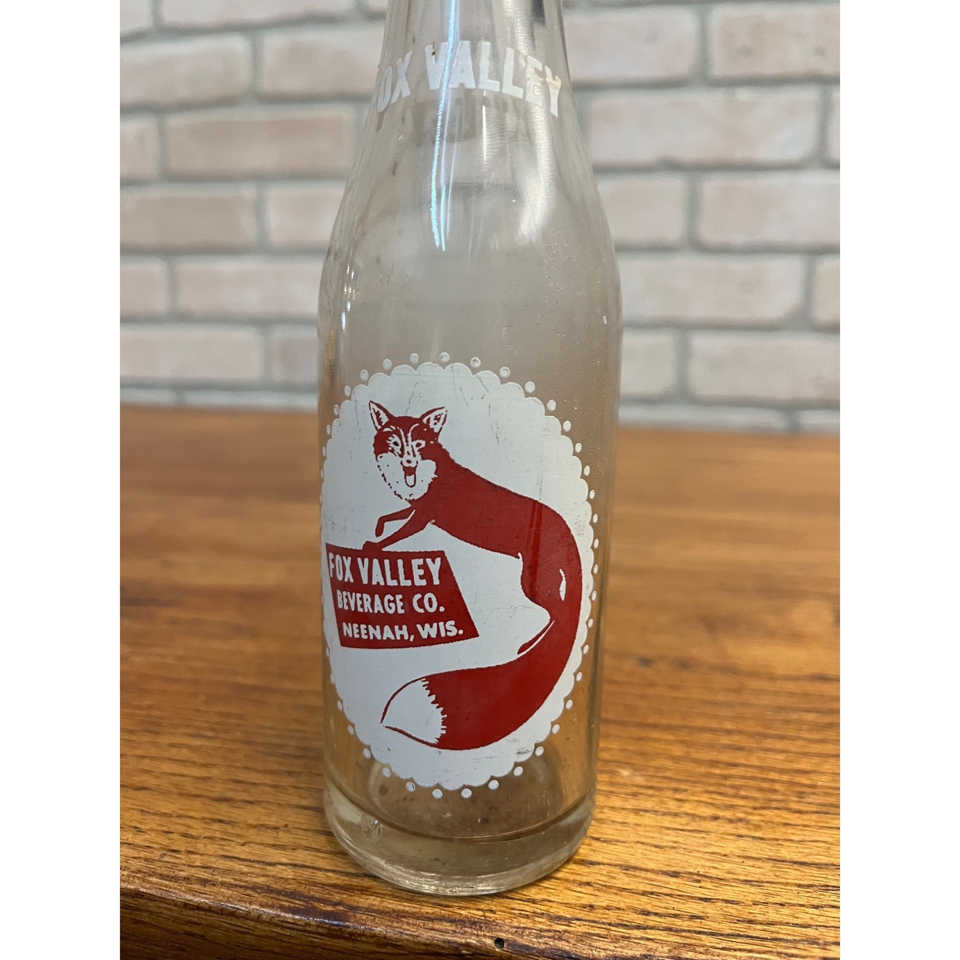 RARE Vintage Fox Valley Beverage Co. -- Neenah, Wis -- ACL Soda Bottle