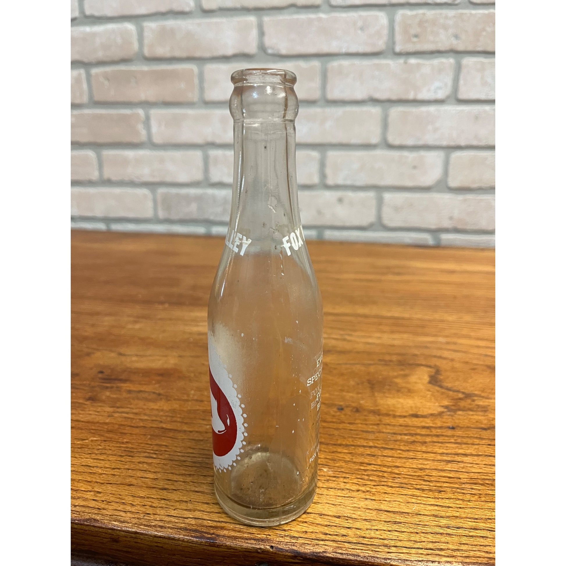 RARE Vintage Fox Valley Beverage Co. -- Neenah, Wis -- ACL Soda Bottle