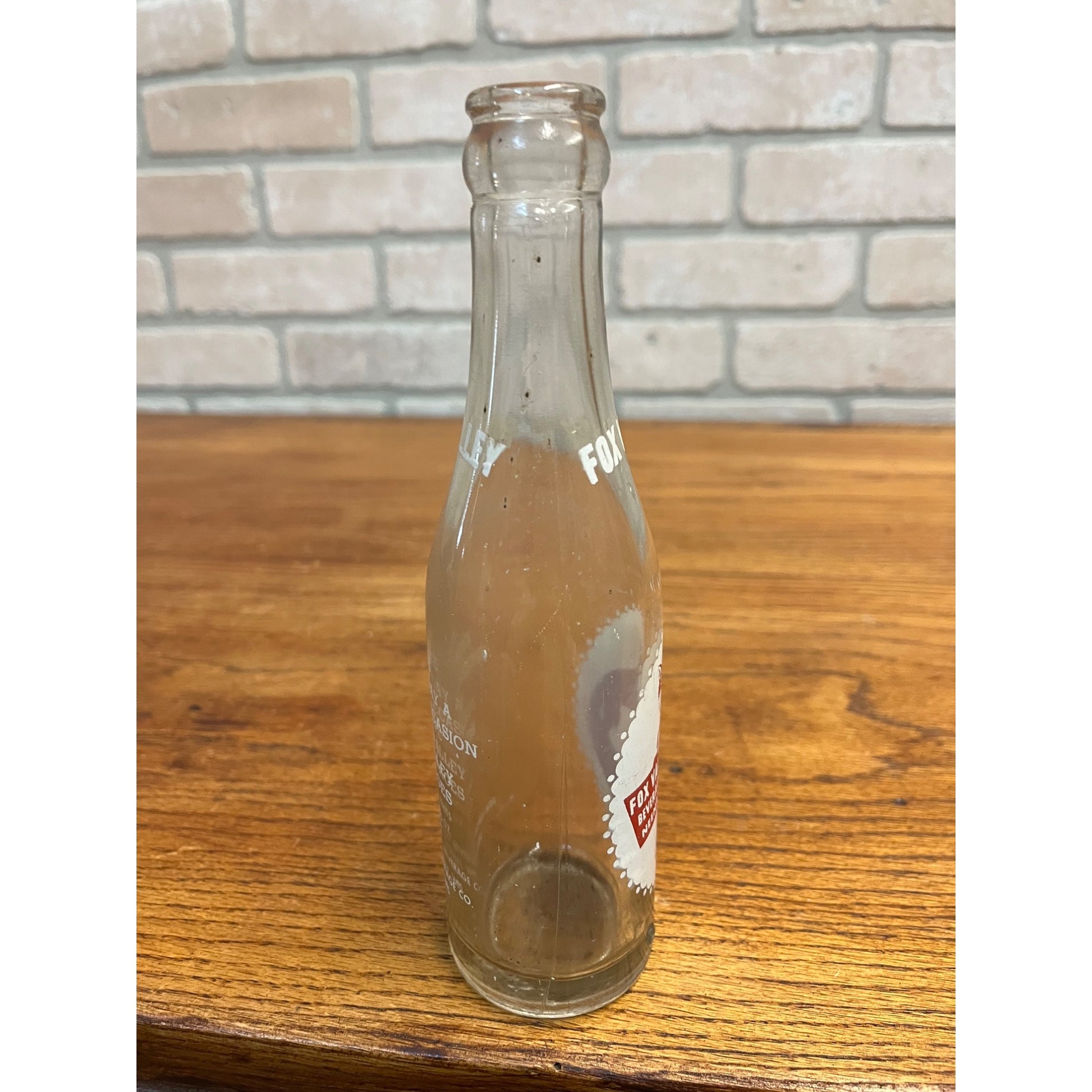 RARE Vintage Fox Valley Beverage Co. -- Neenah, Wis -- ACL Soda Bottle
