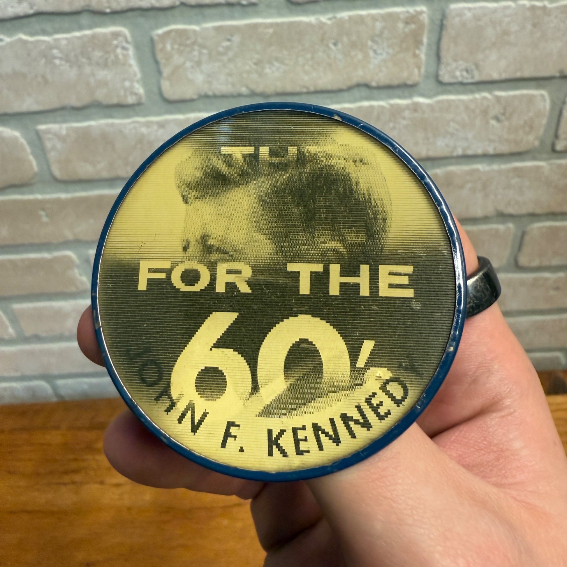 Vintage 1960 John F. Kennedy MAN FOR THE 60's Campaign Flasher Button