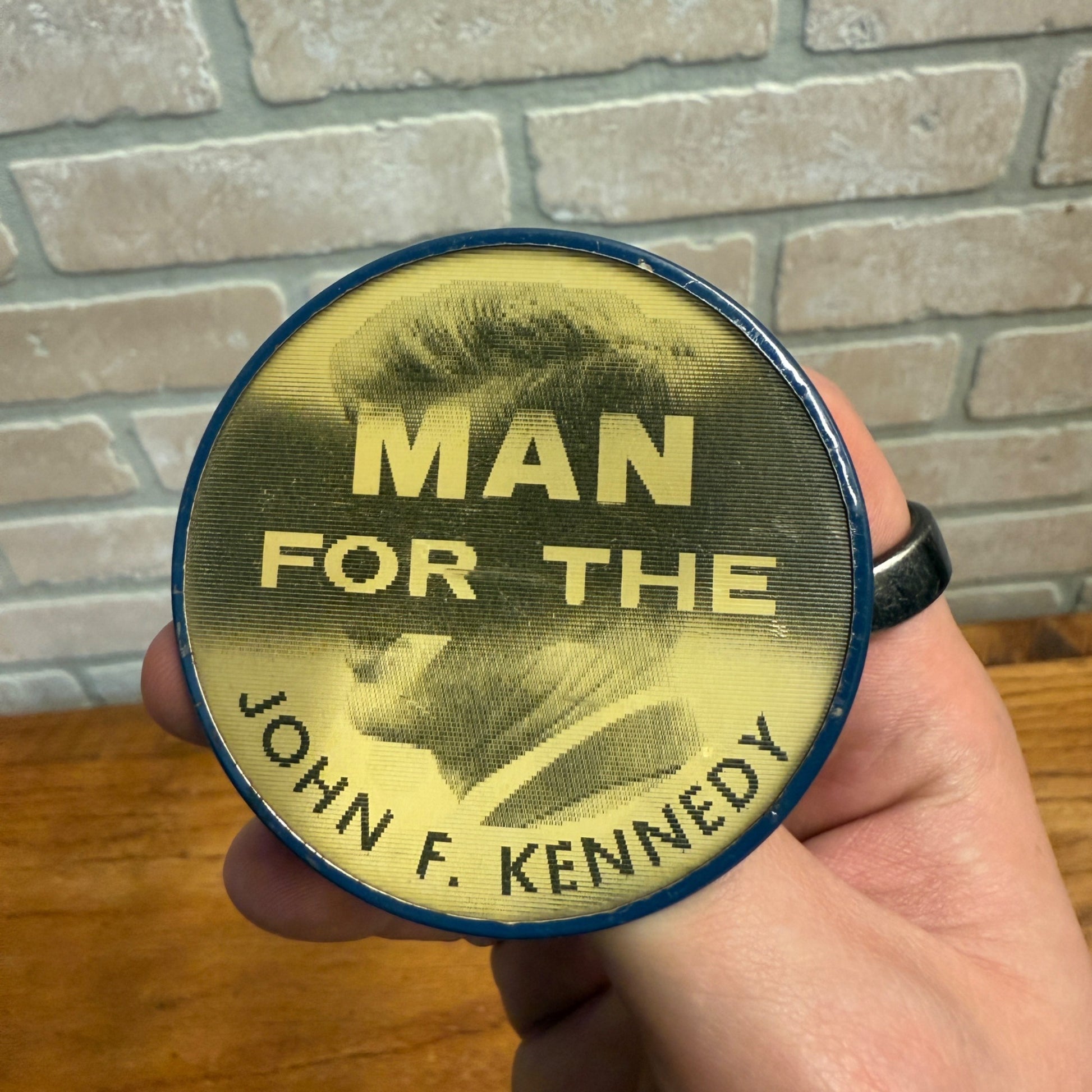 Vintage 1960 John F. Kennedy MAN FOR THE 60's Campaign Flasher Button