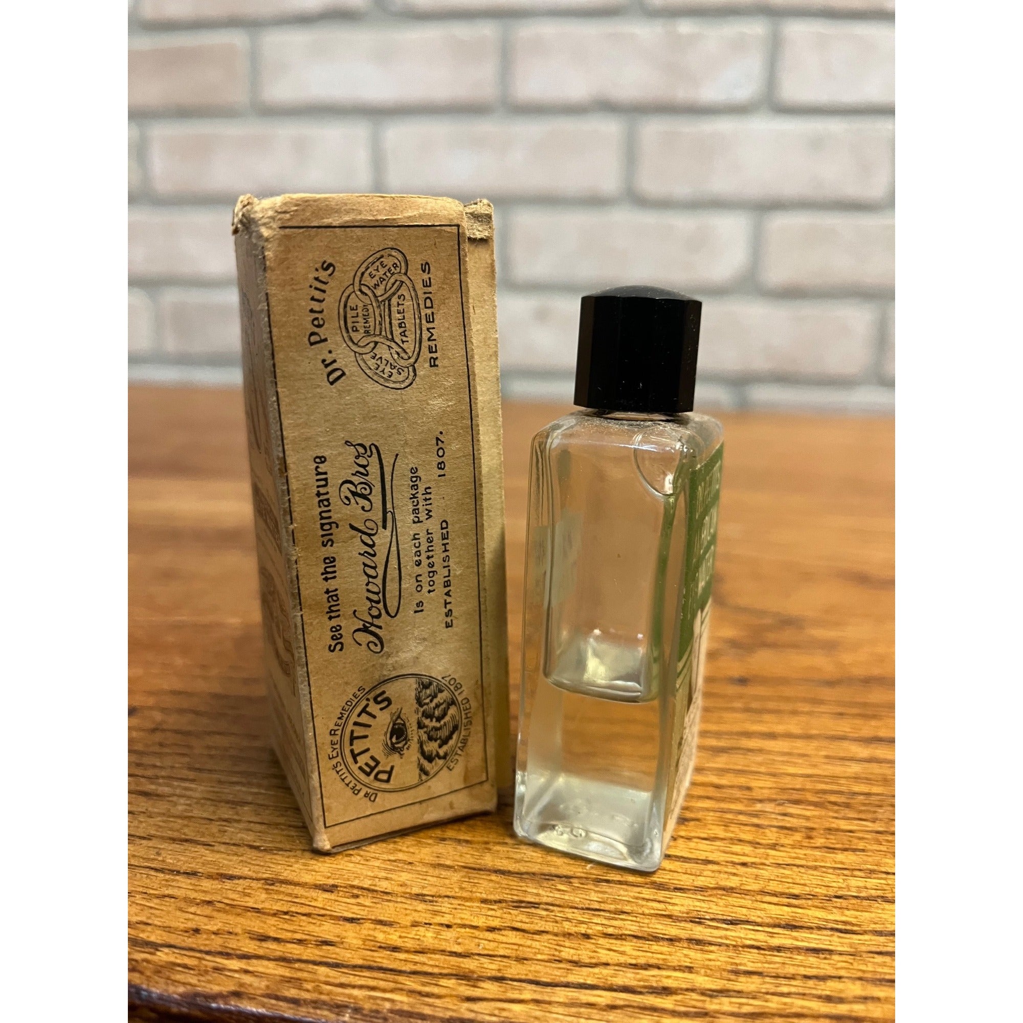 RARE Dr. Pettit's American Eye Water Quack Medicine Bottle & Box