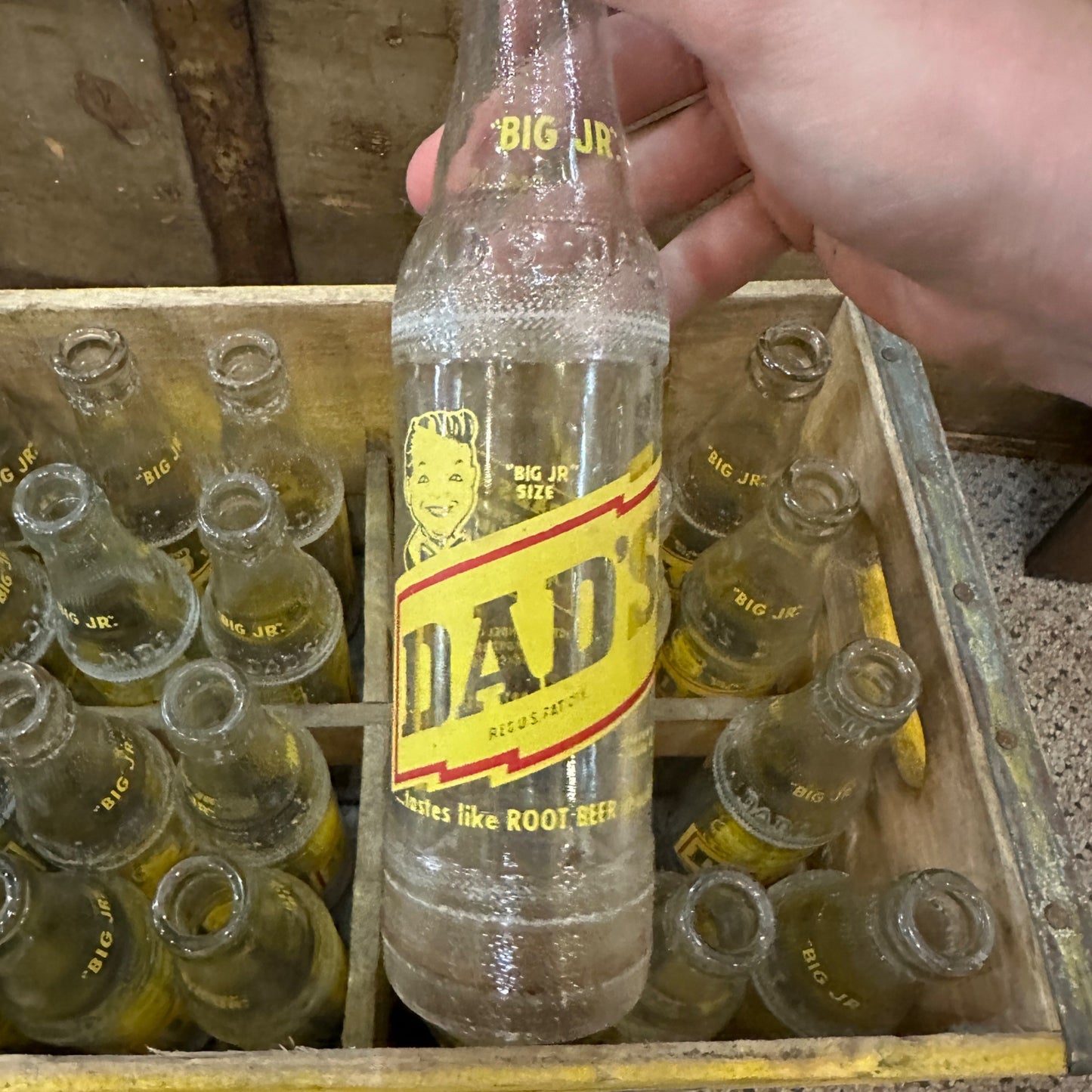 RARE Vtg 30s Dads Root Beer Wooden Crate Iron Mountain Michigan Big Jr Bottles