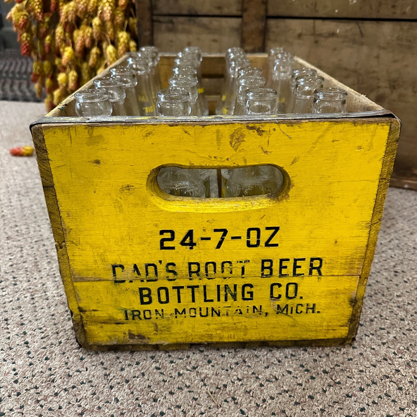 RARE Vtg 30s Dads Root Beer Wooden Crate Iron Mountain Michigan Big Jr Bottles