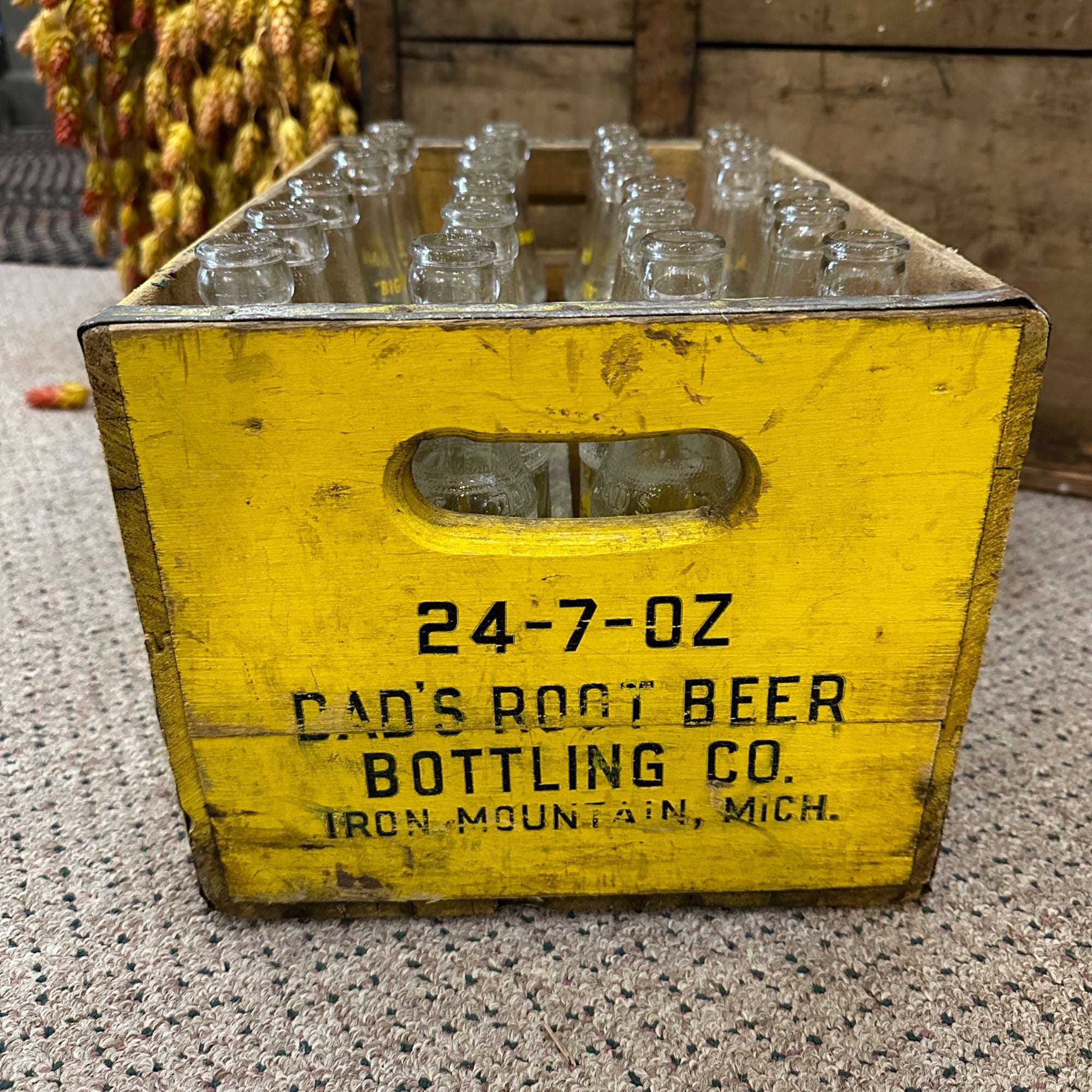 RARE Vtg 30s Dads Root Beer Wooden Crate Iron Mountain Michigan Big Jr Bottles