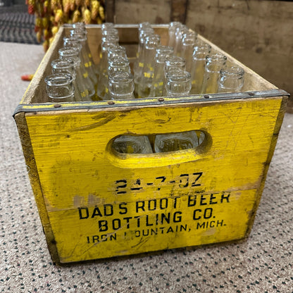 RARE Vtg 30s Dads Root Beer Wooden Crate Iron Mountain Michigan Big Jr Bottles