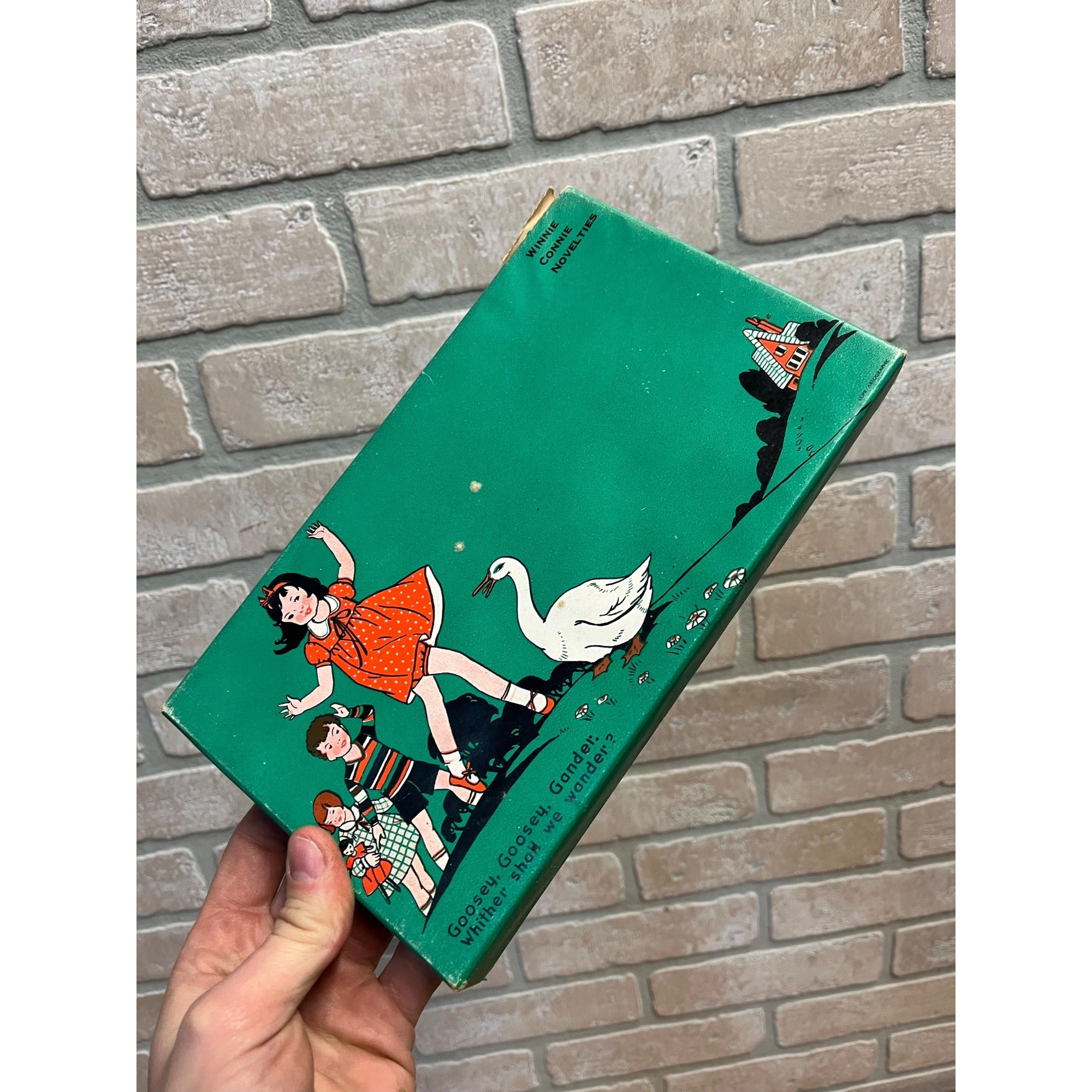 RARE Vintage 1930s Winnie Connie Candy Co. Oshkosh Advertising Chocolate Box