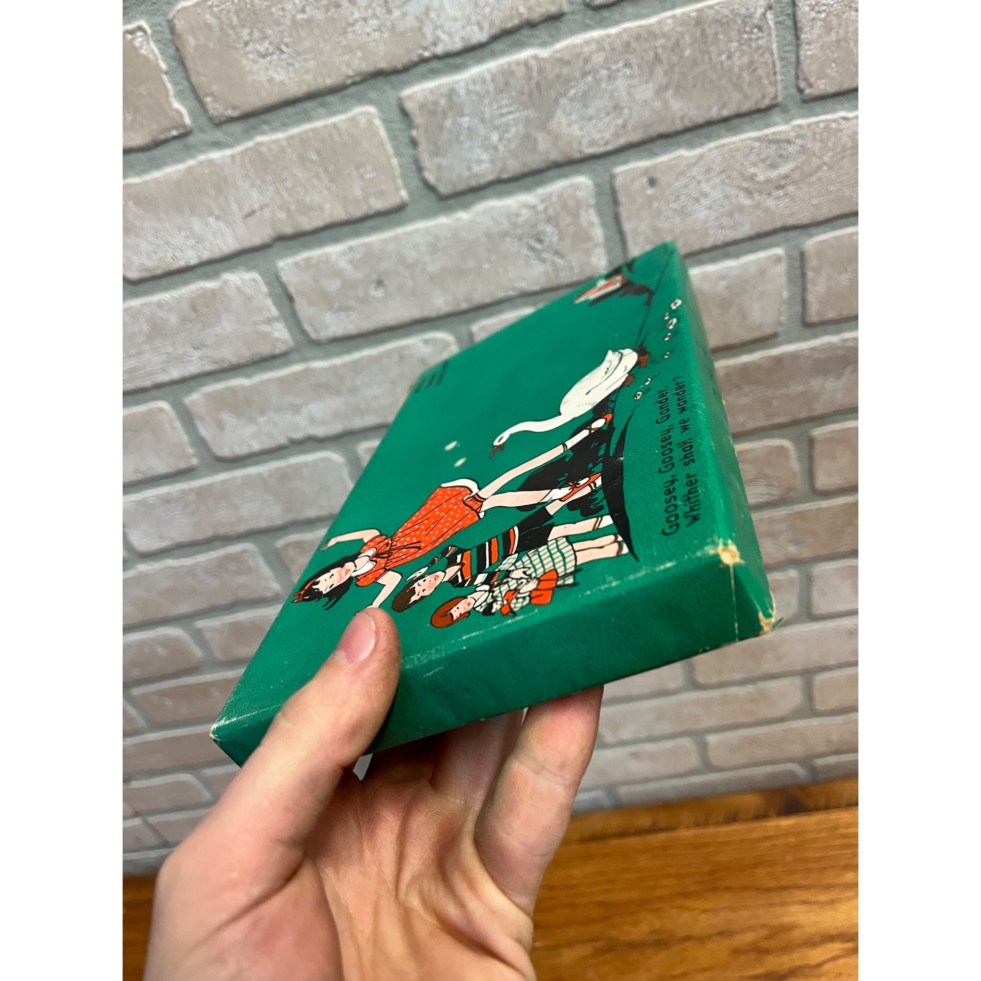 RARE Vintage 1930s Winnie Connie Candy Co. Oshkosh Advertising Chocolate Box