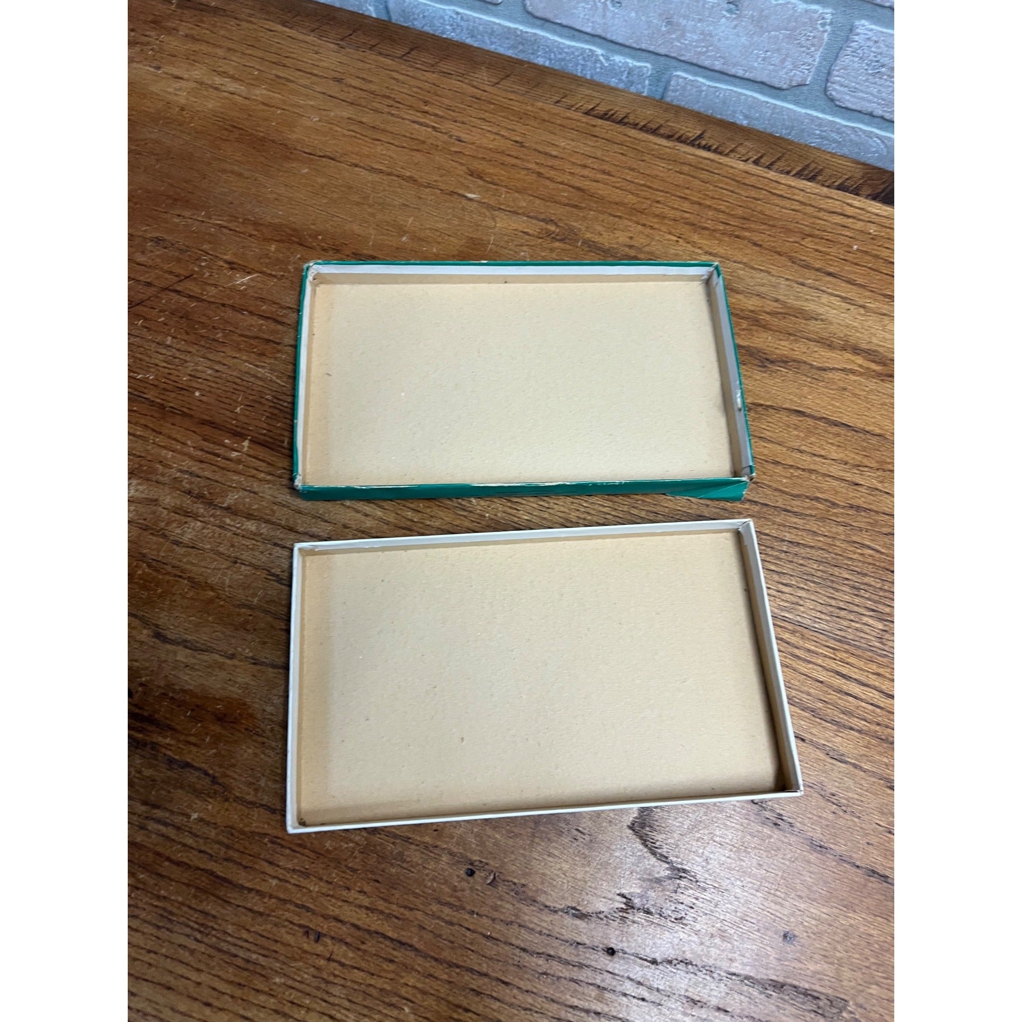 RARE Vintage 1930s Winnie Connie Candy Co. Oshkosh Advertising Chocolate Box